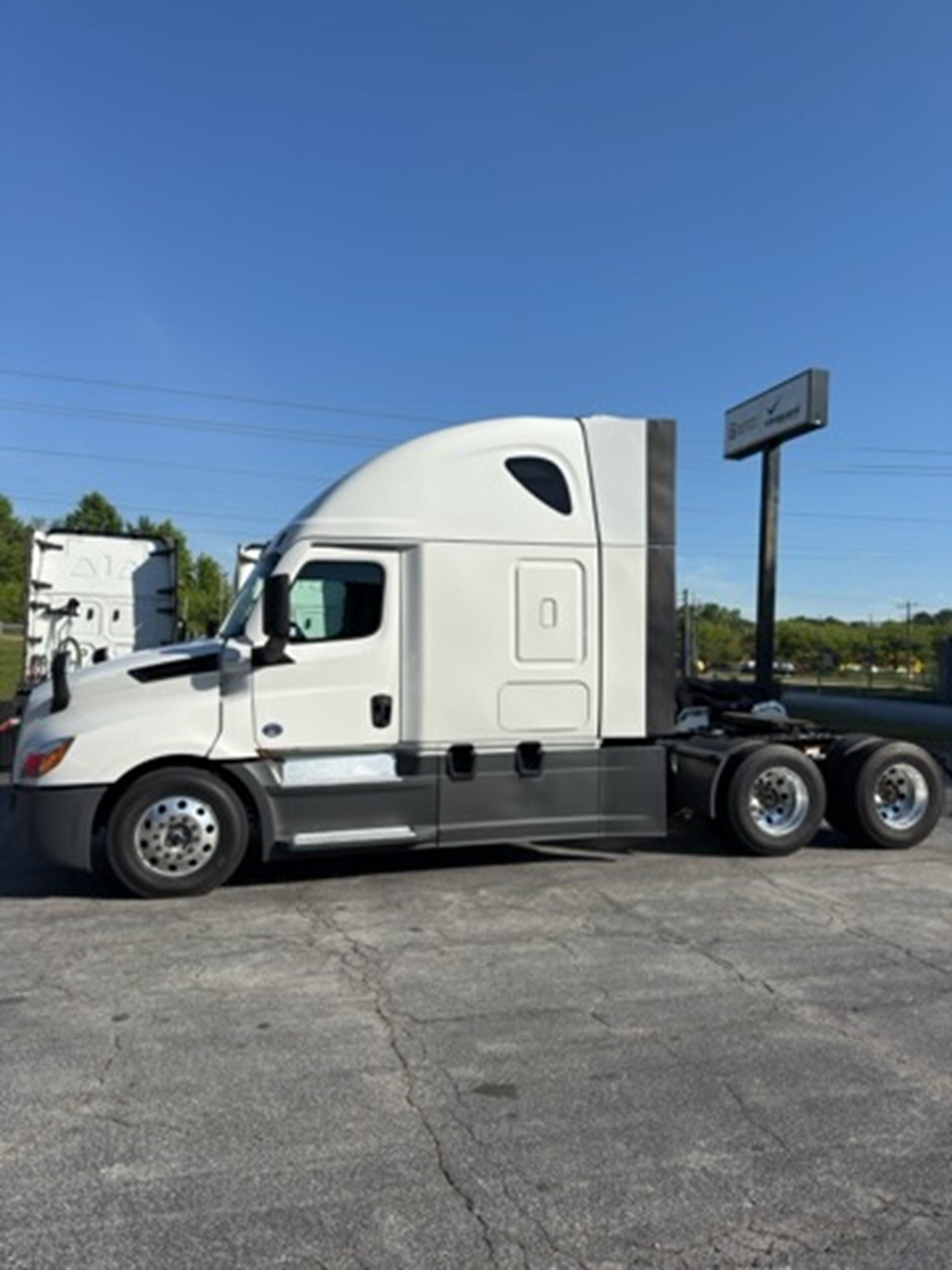 2024 Freightliner Cascadia in GUARDIAN ATLANTA — photo 7