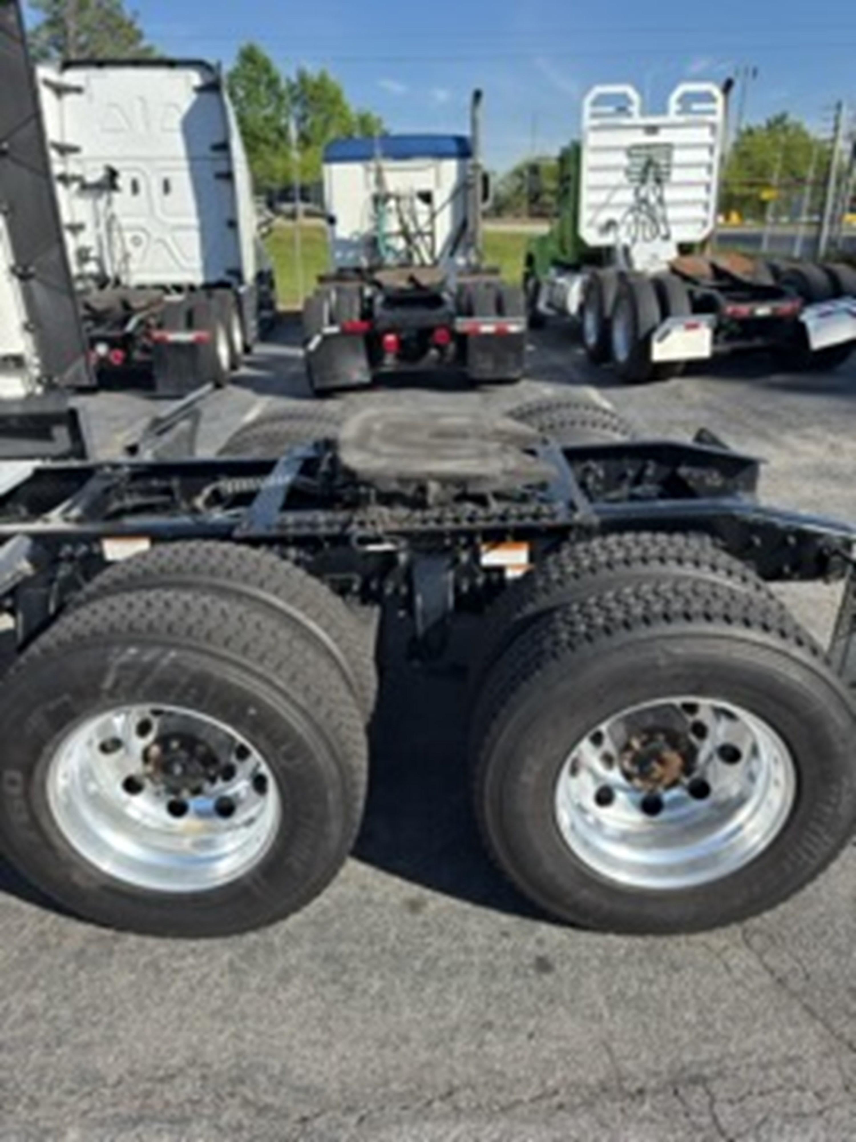 2024 Freightliner Cascadia in GUARDIAN ATLANTA — photo 8