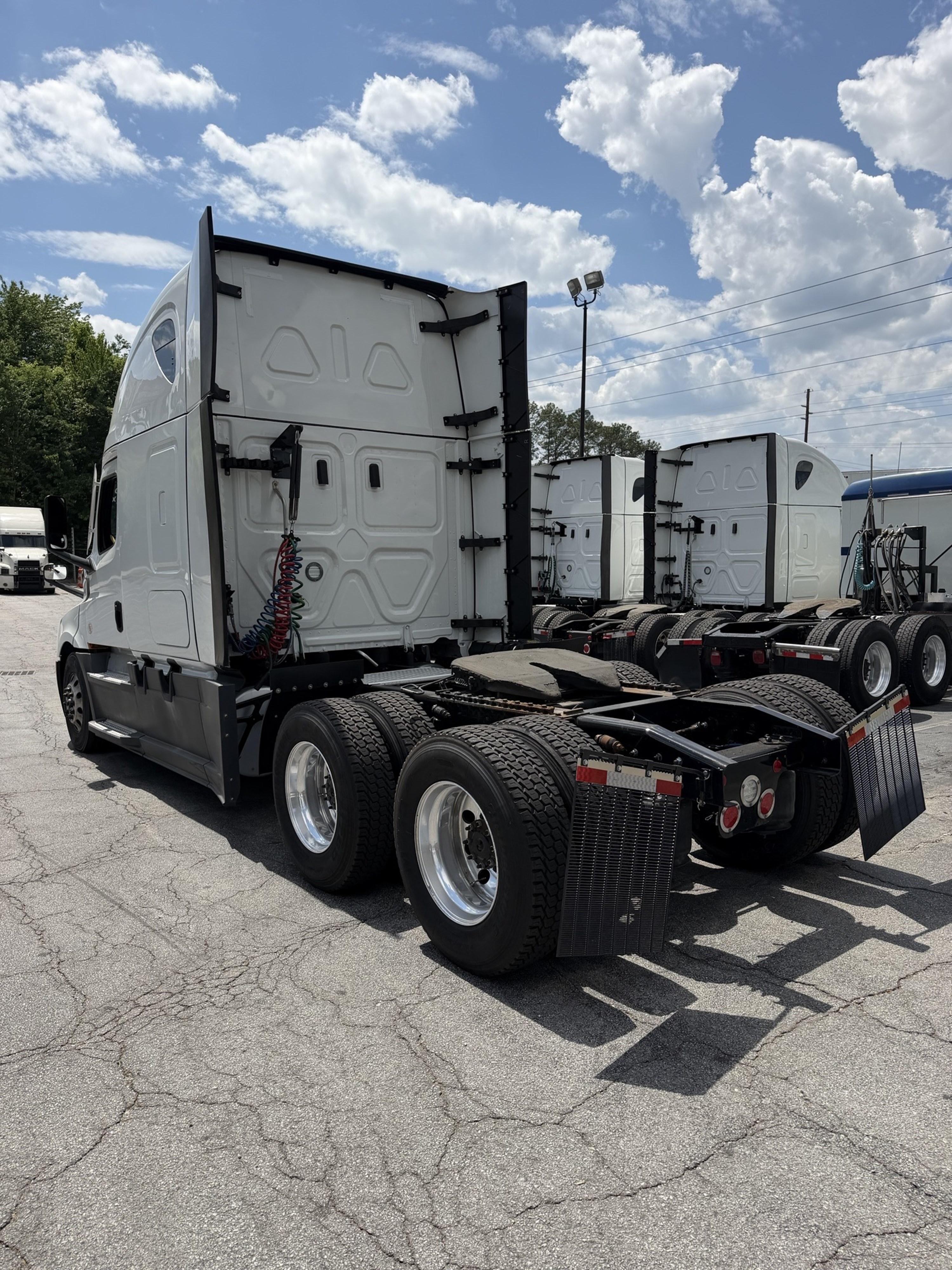 2024 Freightliner Cascadia in GUARDIAN ATLANTA — photo 4