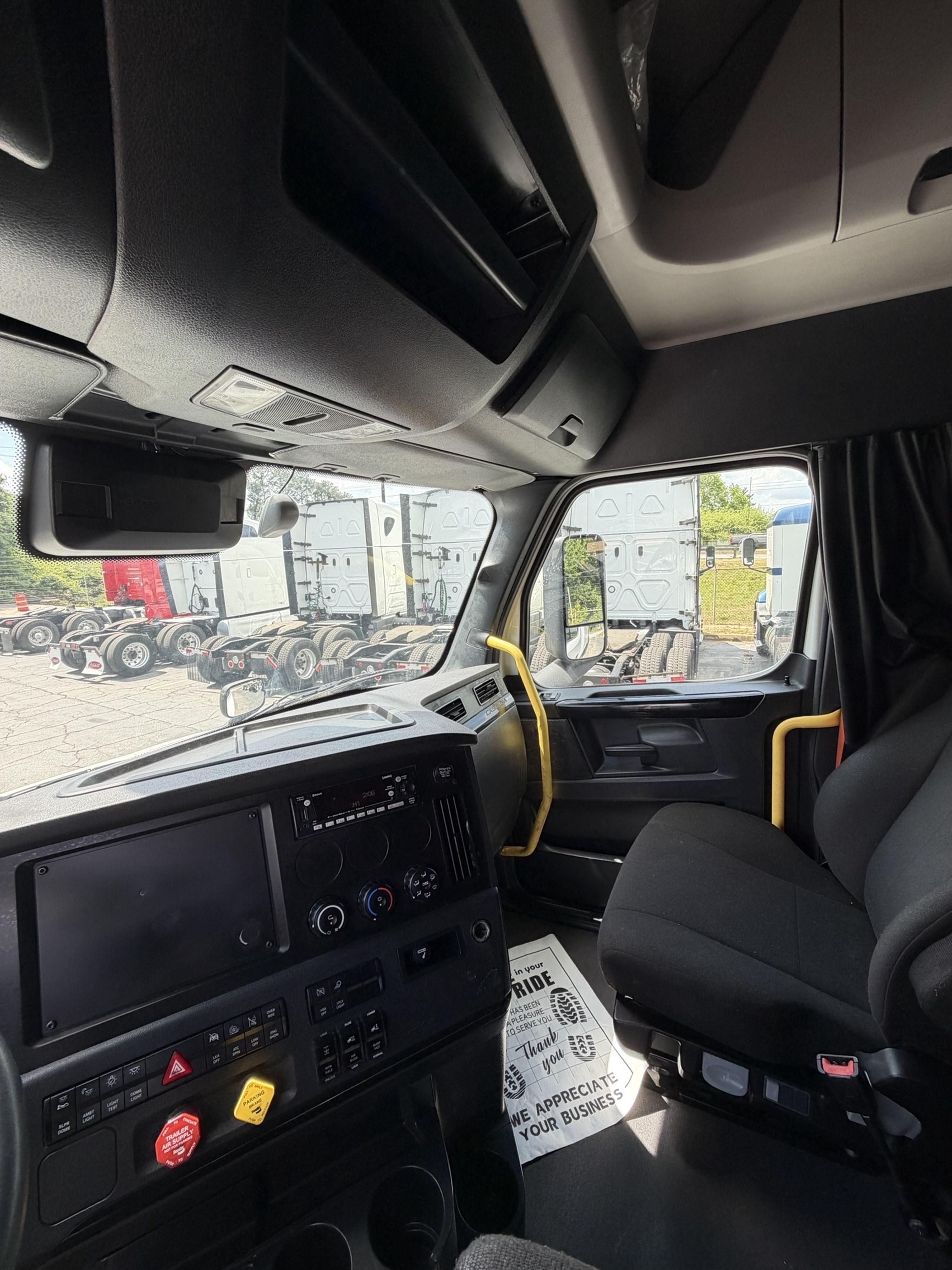2024 Freightliner Cascadia in GUARDIAN ATLANTA — photo 11