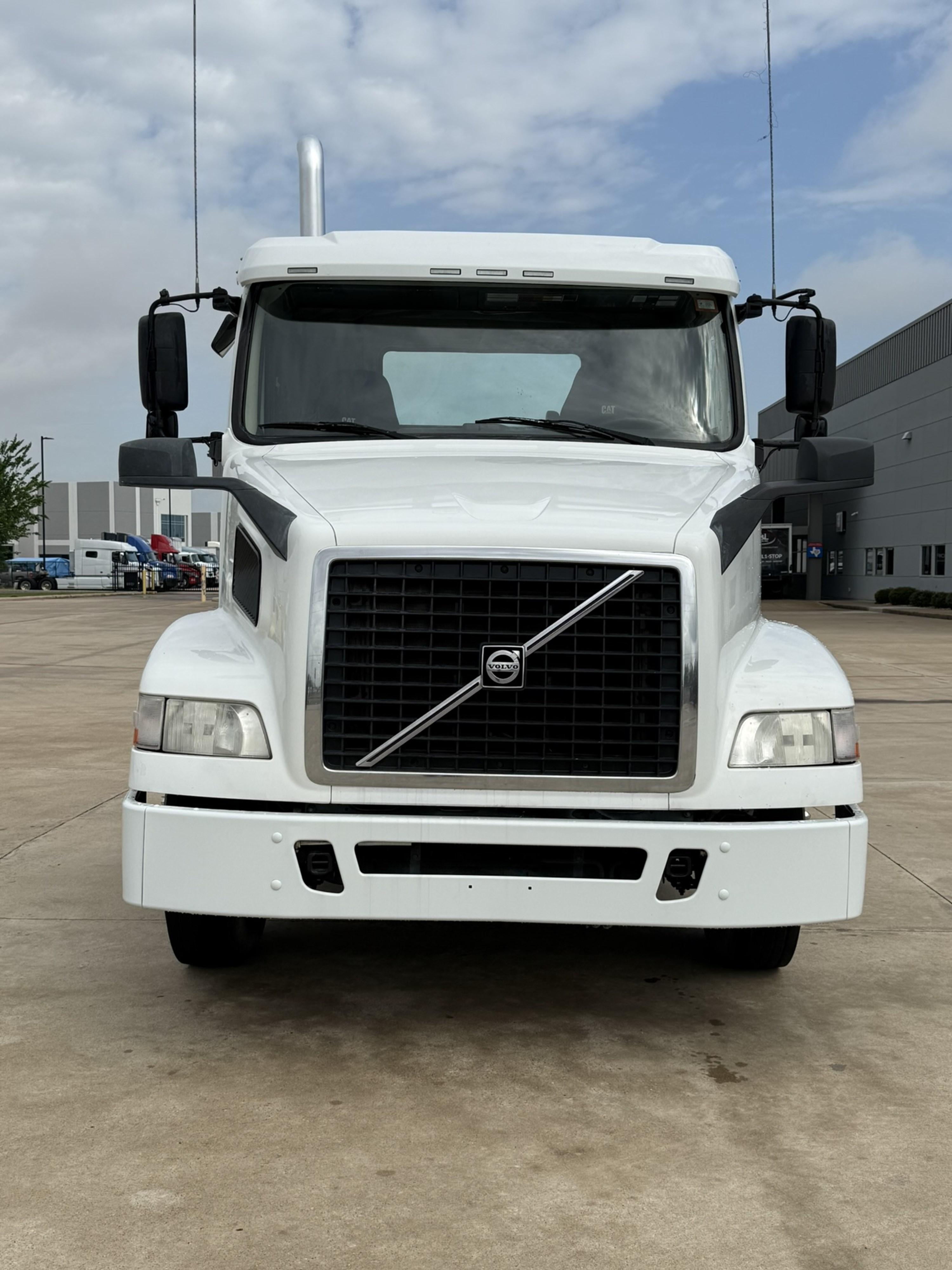 2018 Volvo in HOUSTON, TX — photo 2