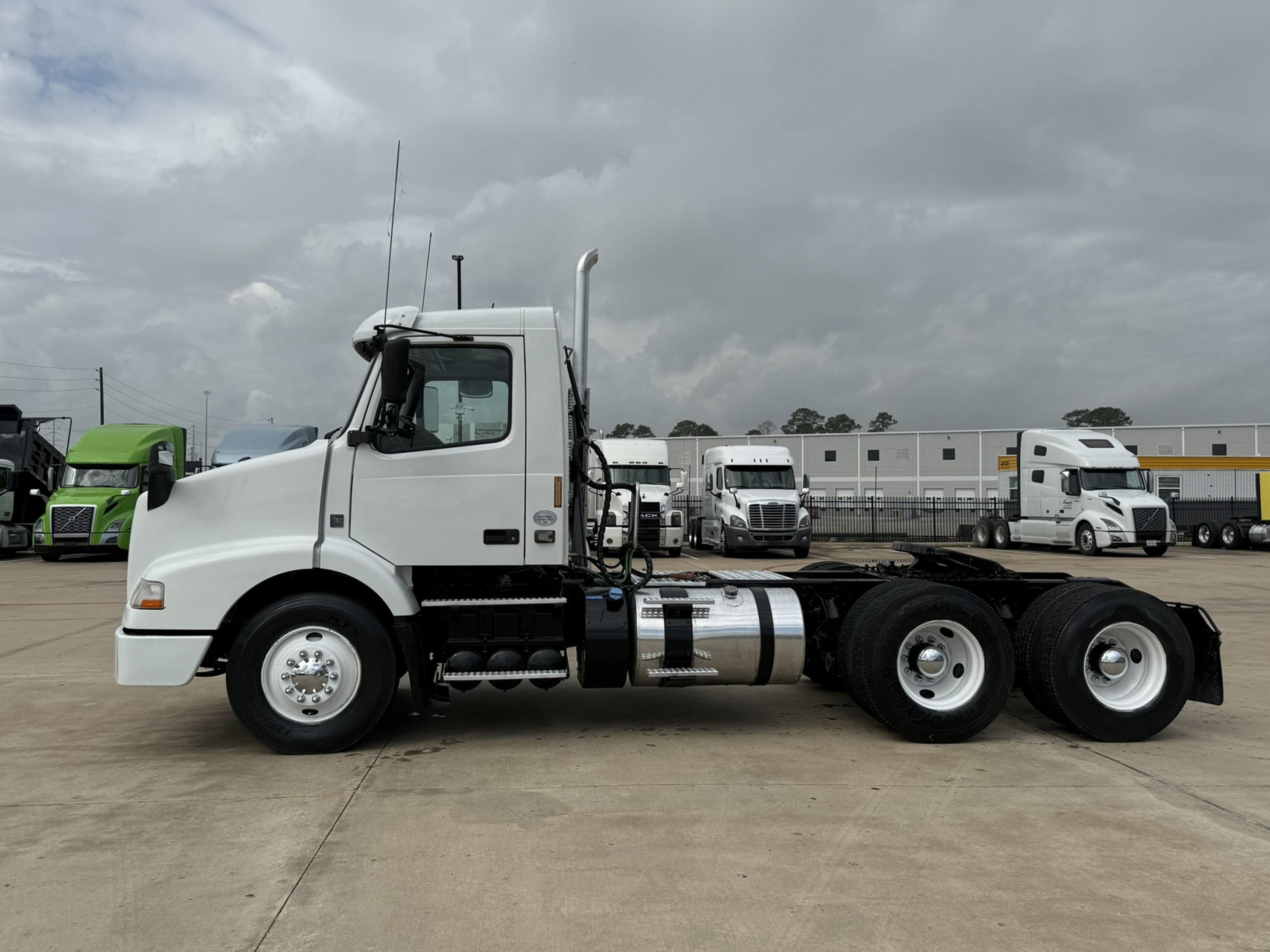 2018 Volvo in HOUSTON, TX — photo 4