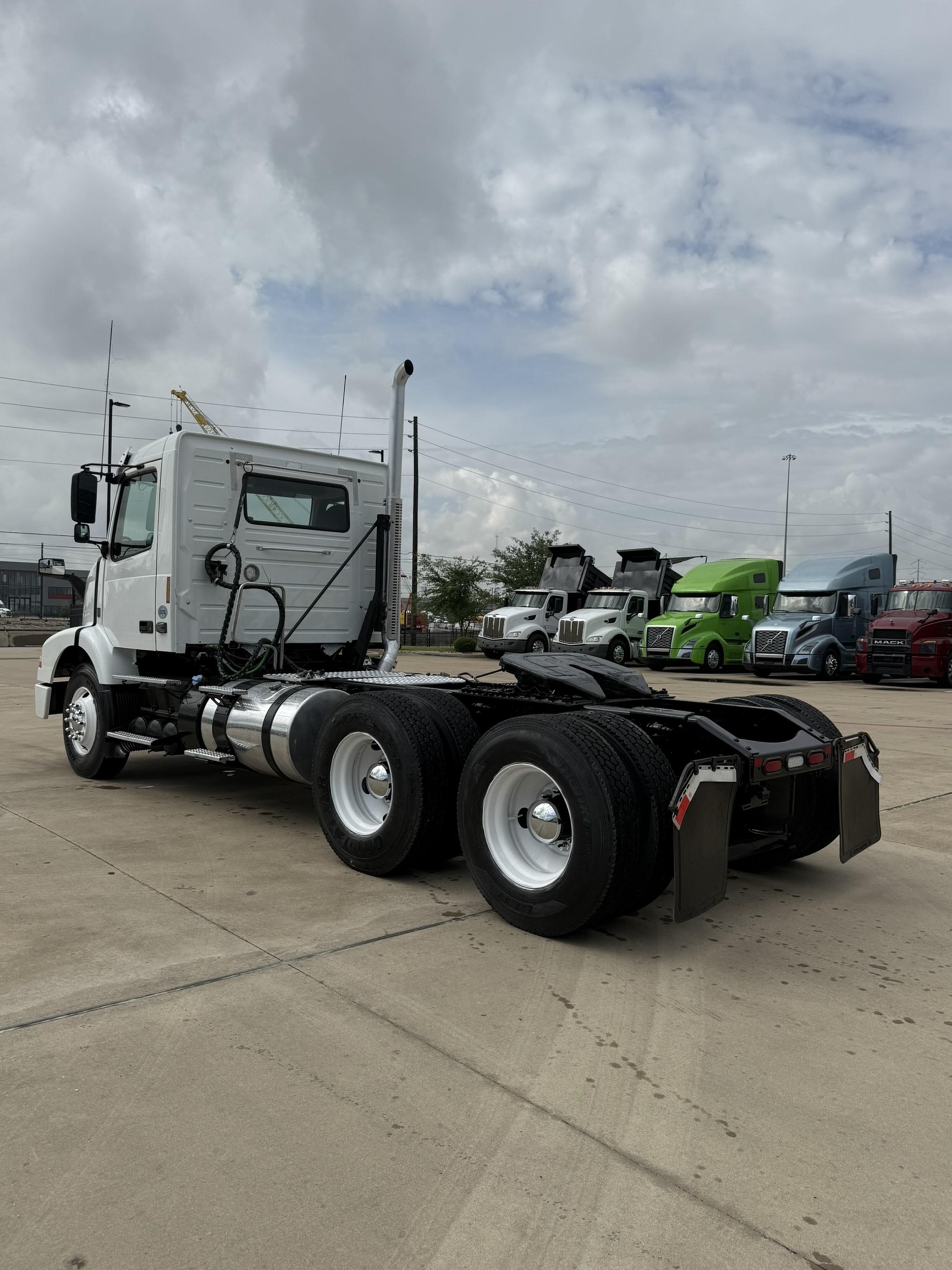 2018 Volvo in HOUSTON, TX — photo 5