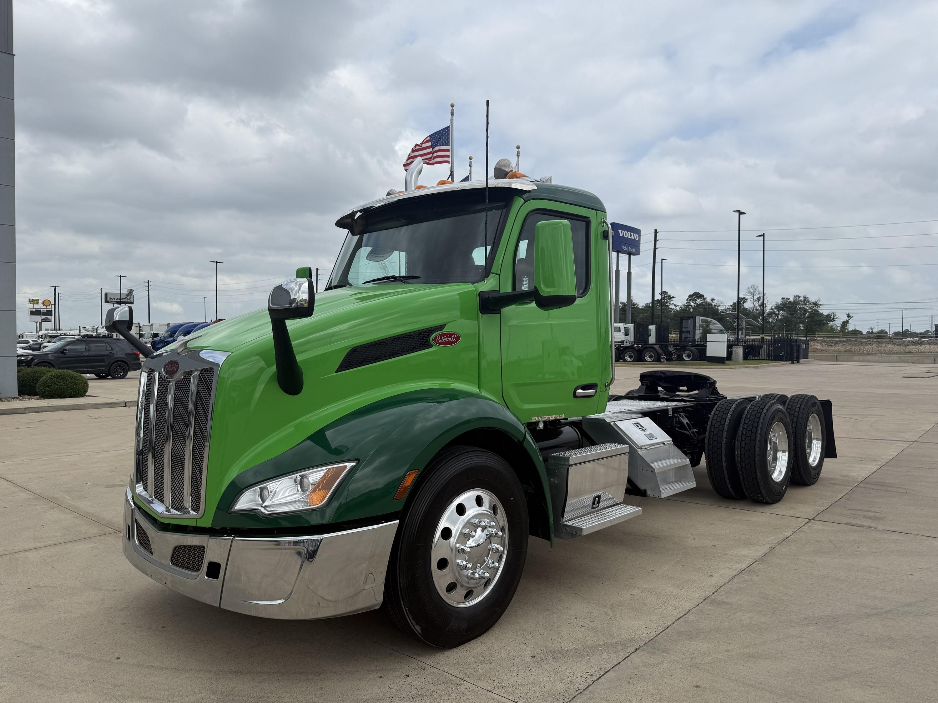2023 Peterbilt 579