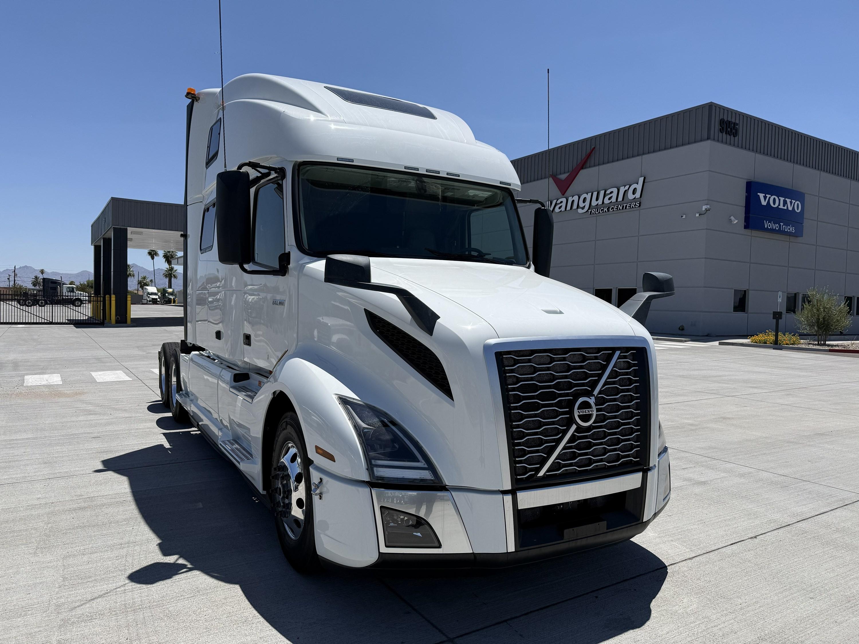 2024 Volvo VNL 860 in PHOENIX, AZ