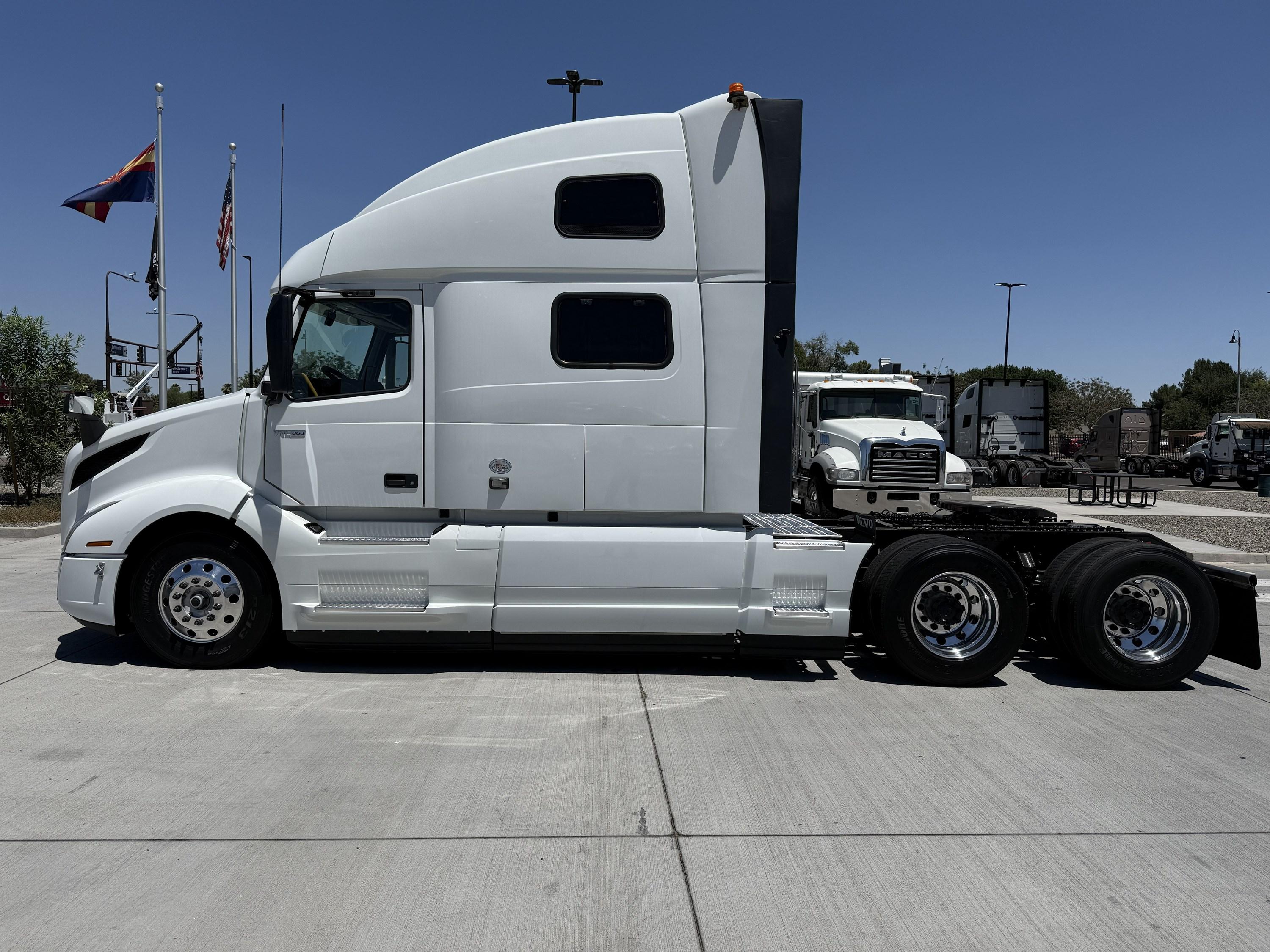 2024 Volvo VNL 860 in PHOENIX, AZ — photo 3