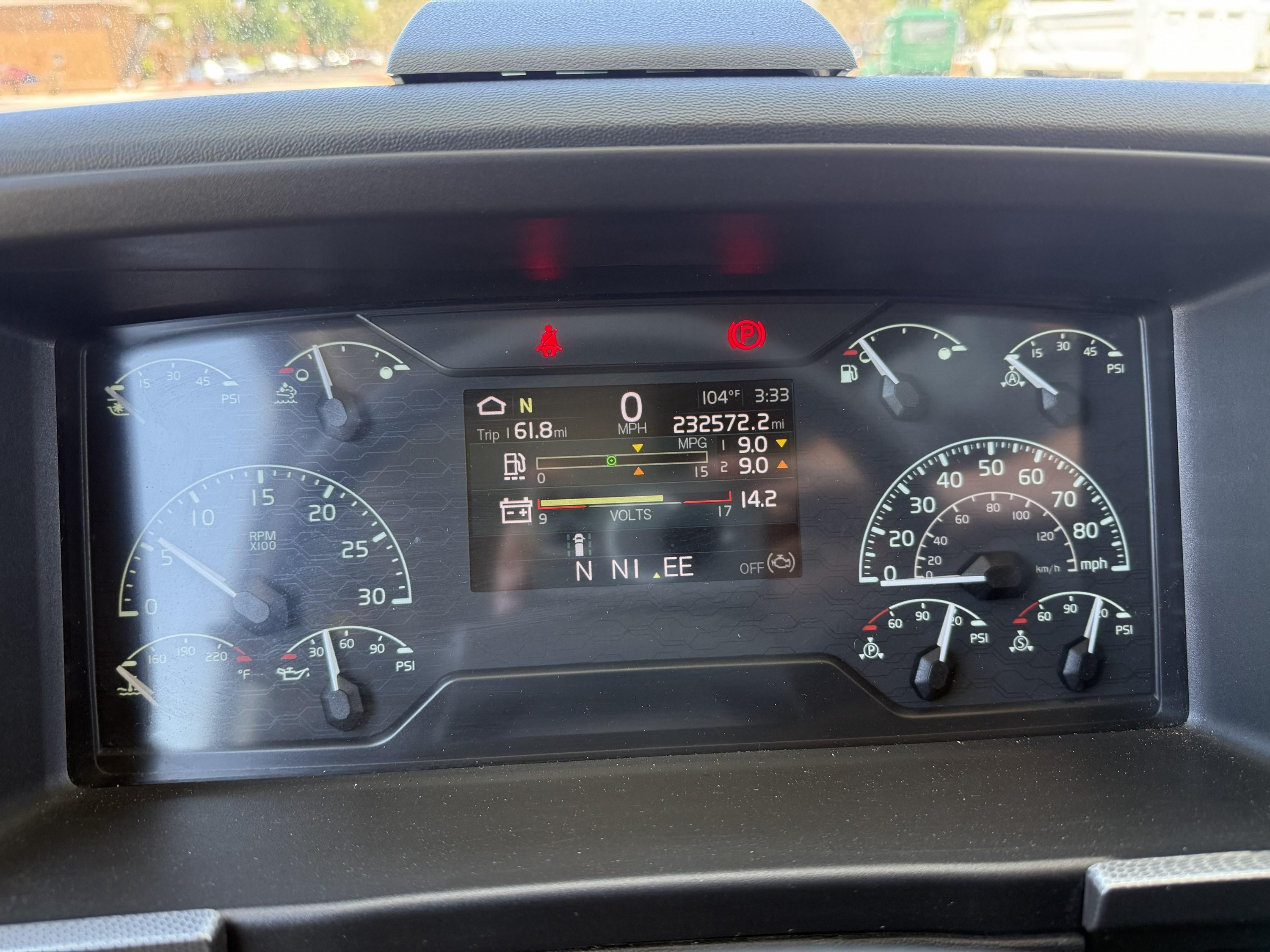 2024 Volvo VNL 860 in PHOENIX, AZ — photo 11