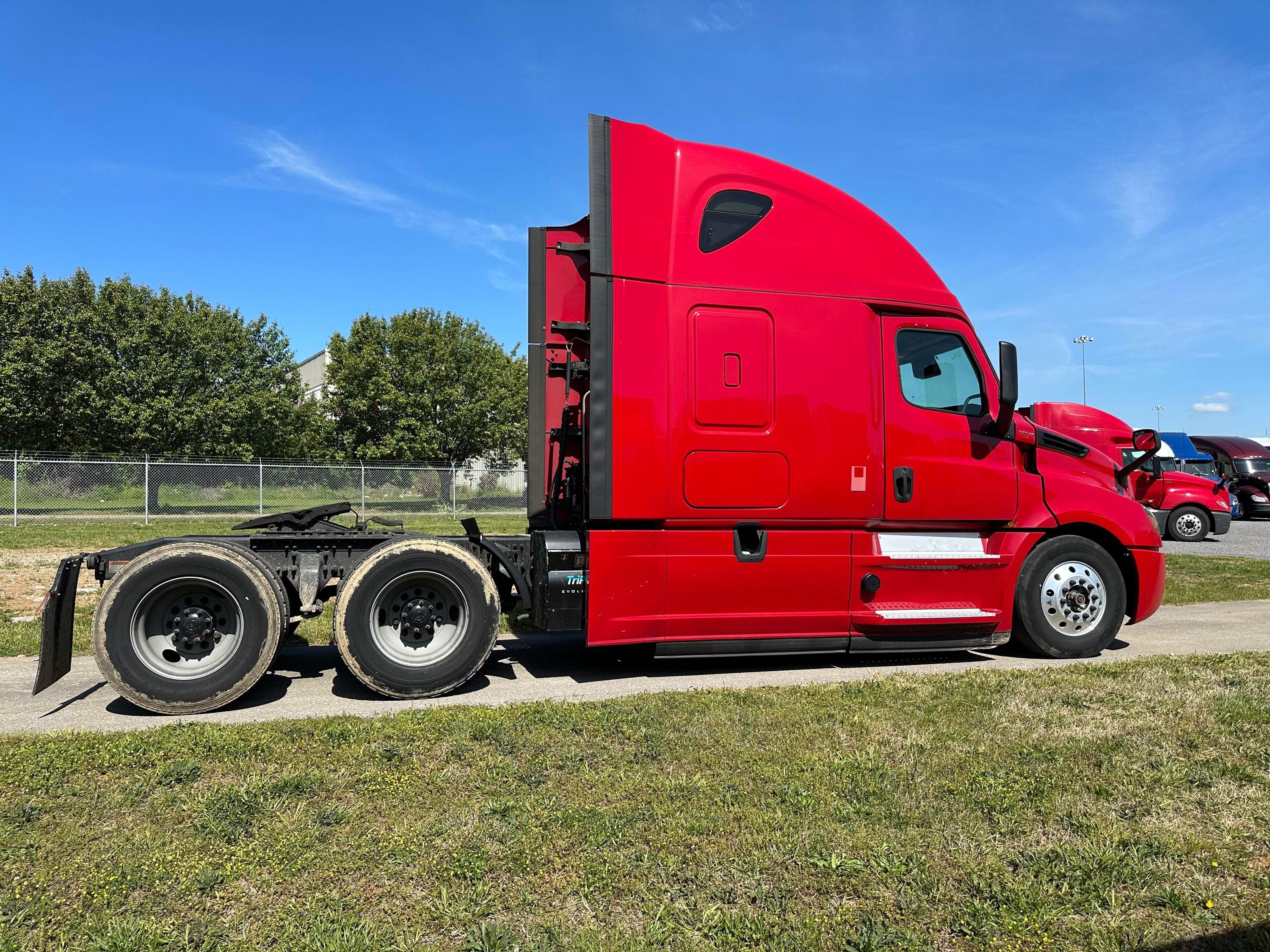 2023 Freightliner Cascadia in LA VERGNE — photo 2