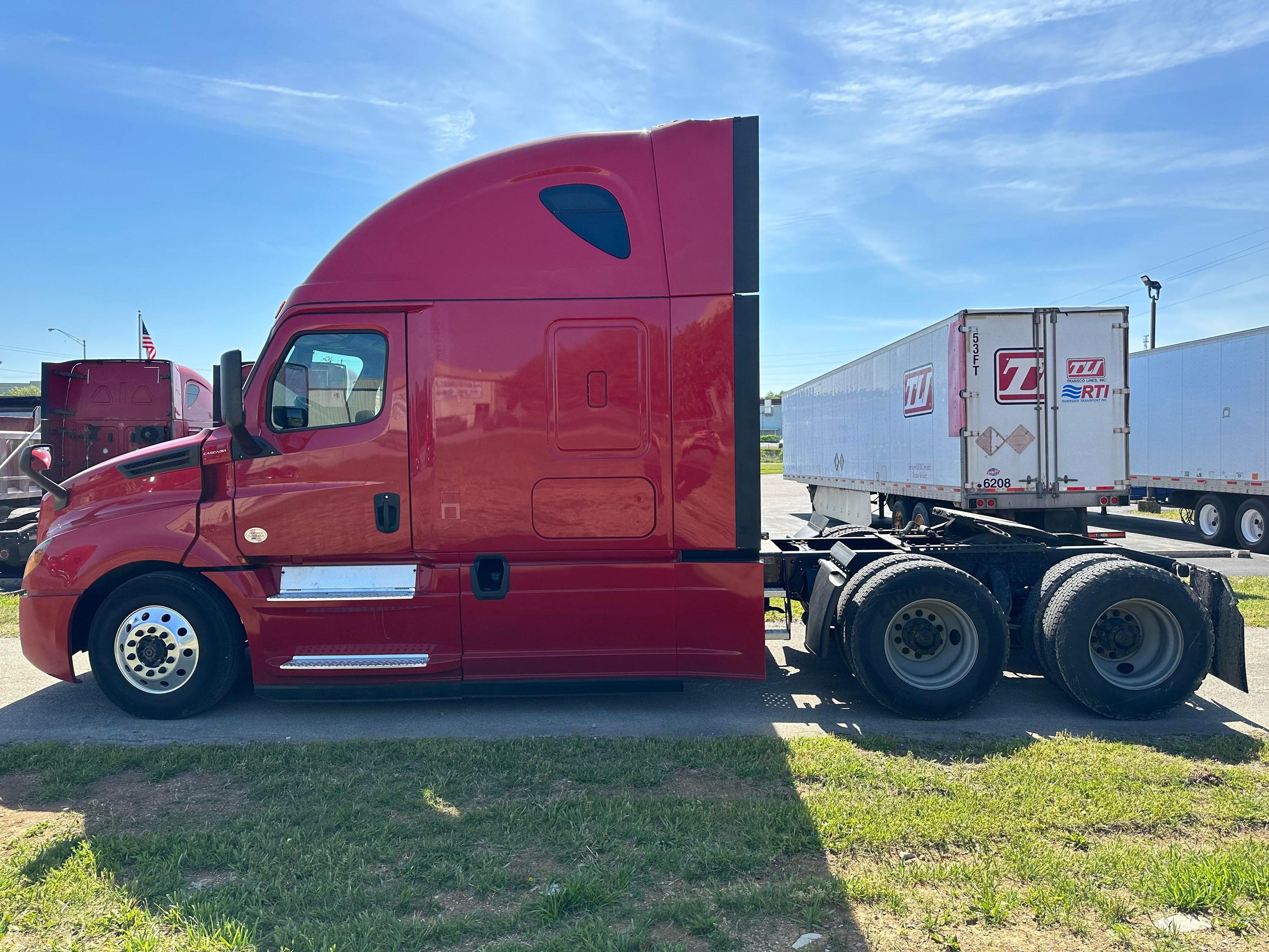 2023 Freightliner Cascadia in LA VERGNE — photo 4