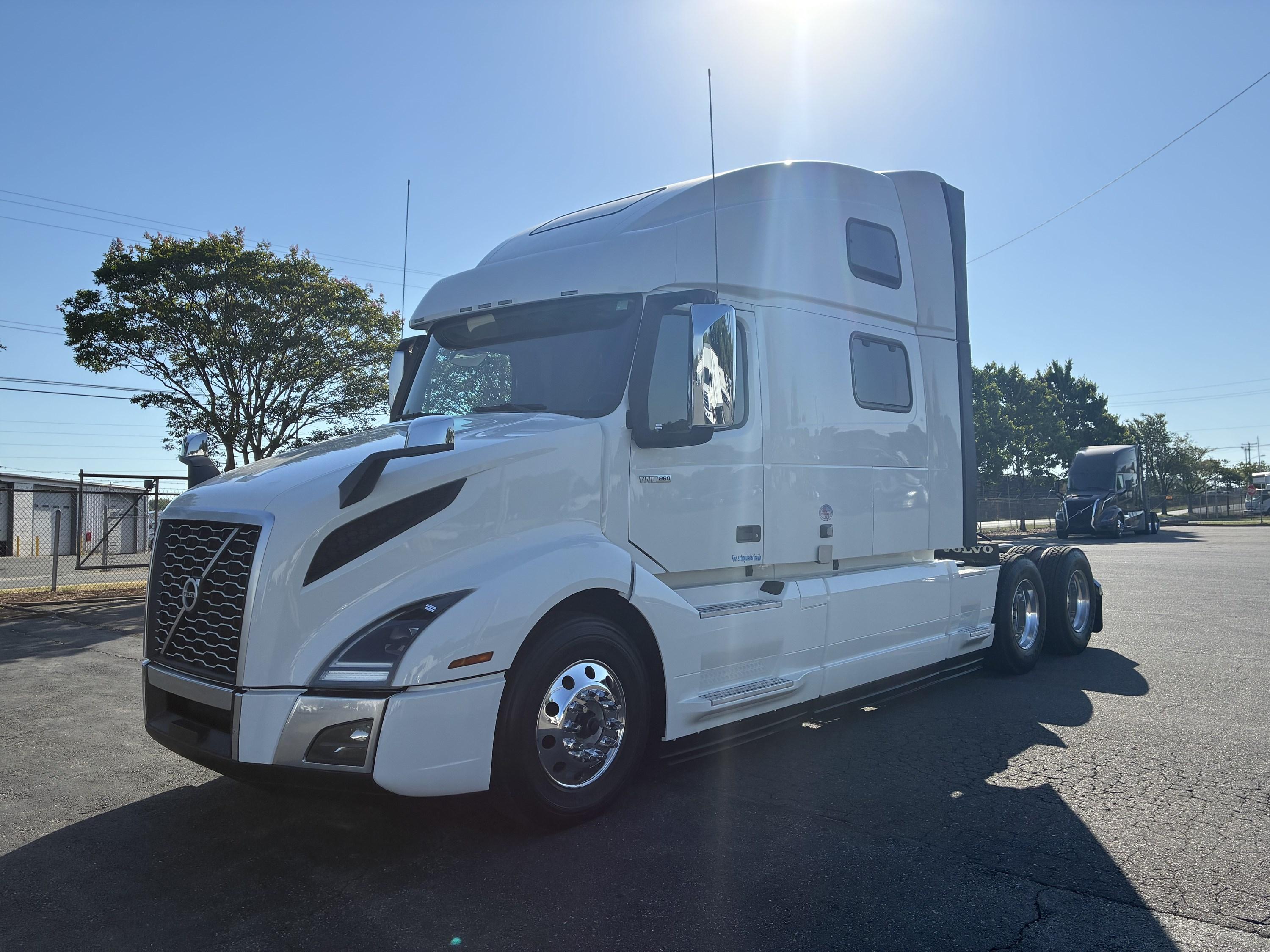 2024 Volvo VNL 860
