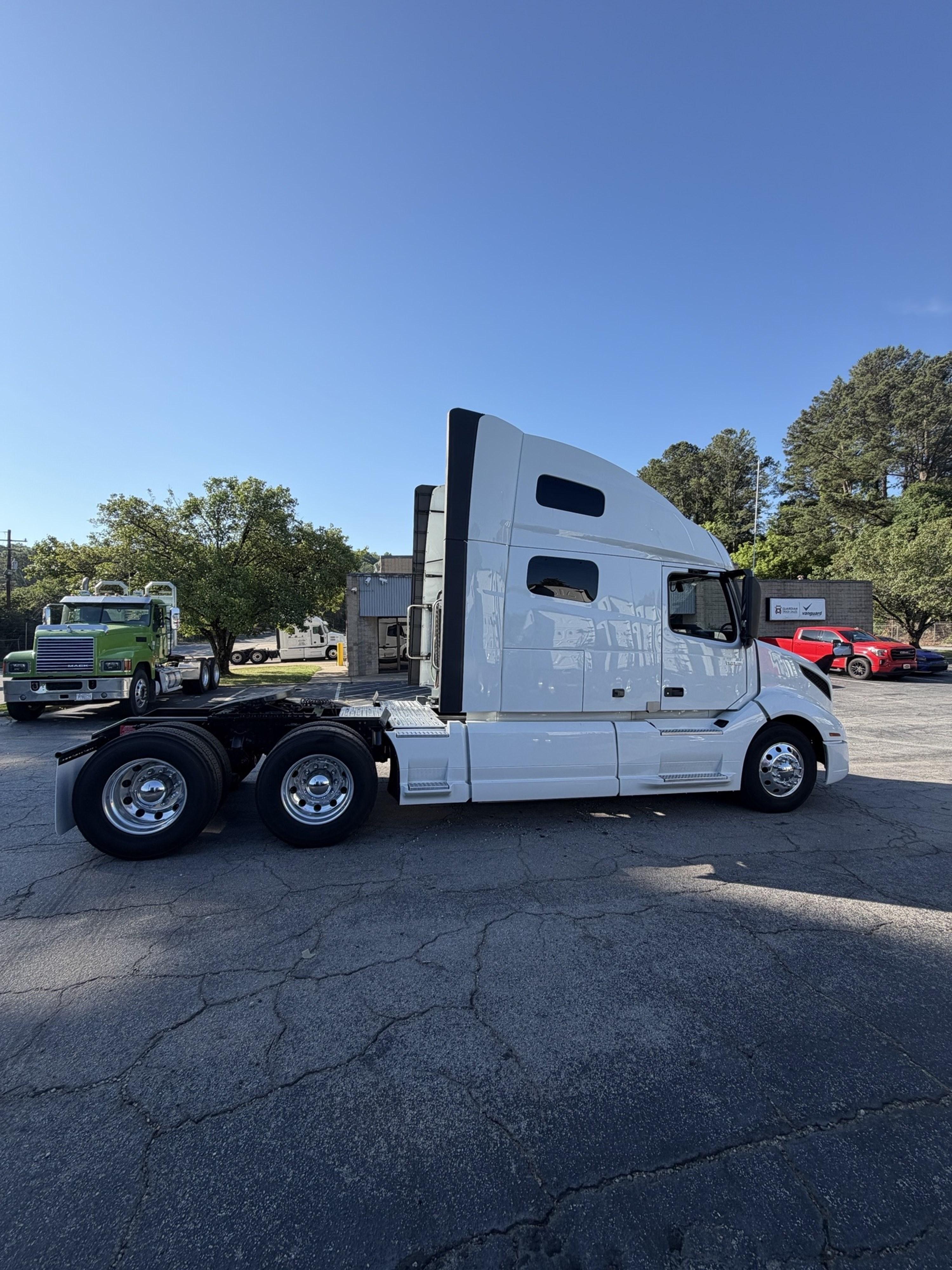 2023 Volvo VNL 760 in GUARDIAN ATLANTA — photo 7