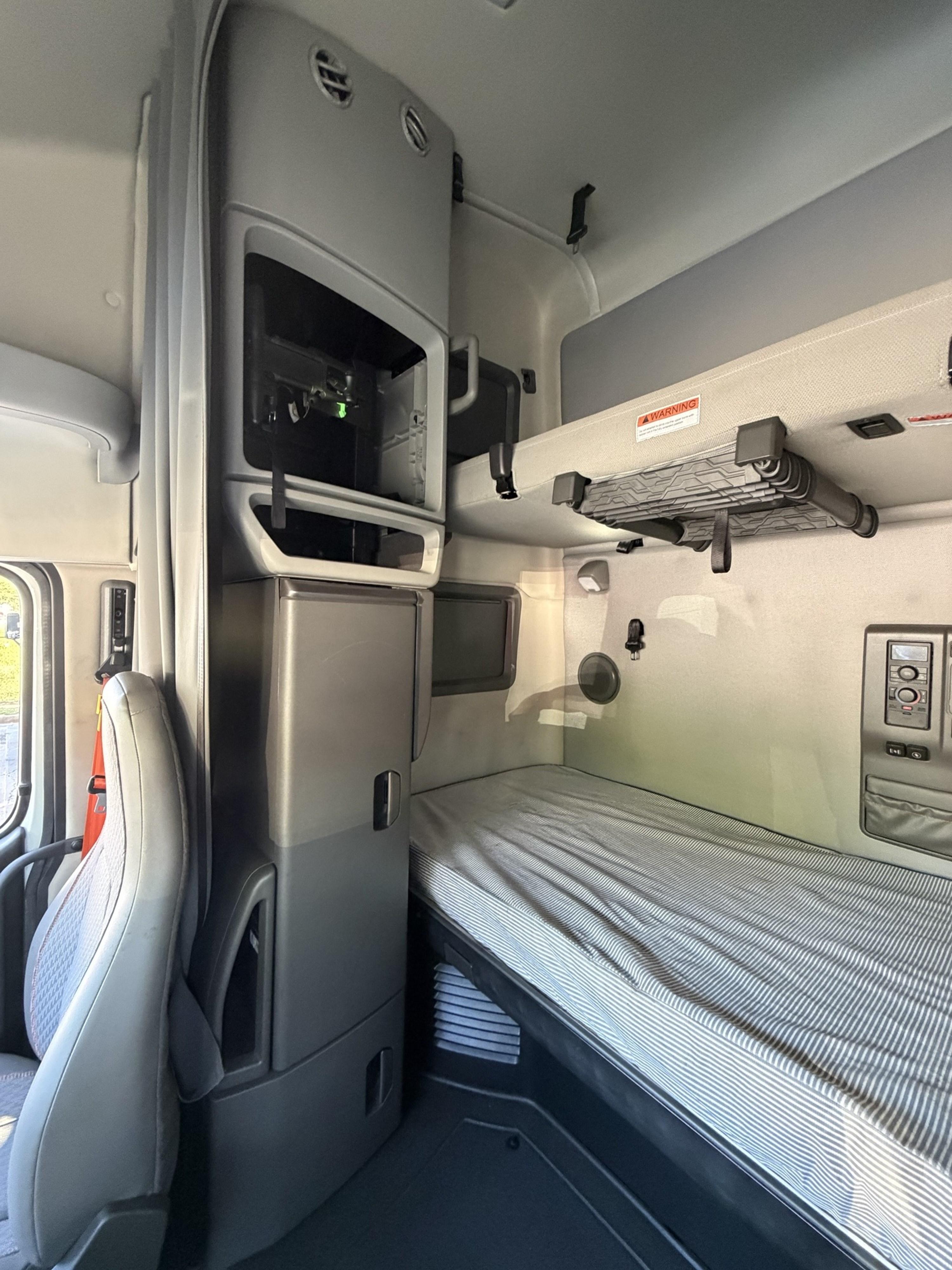2023 Volvo VNL 760 in GUARDIAN ATLANTA — photo 14