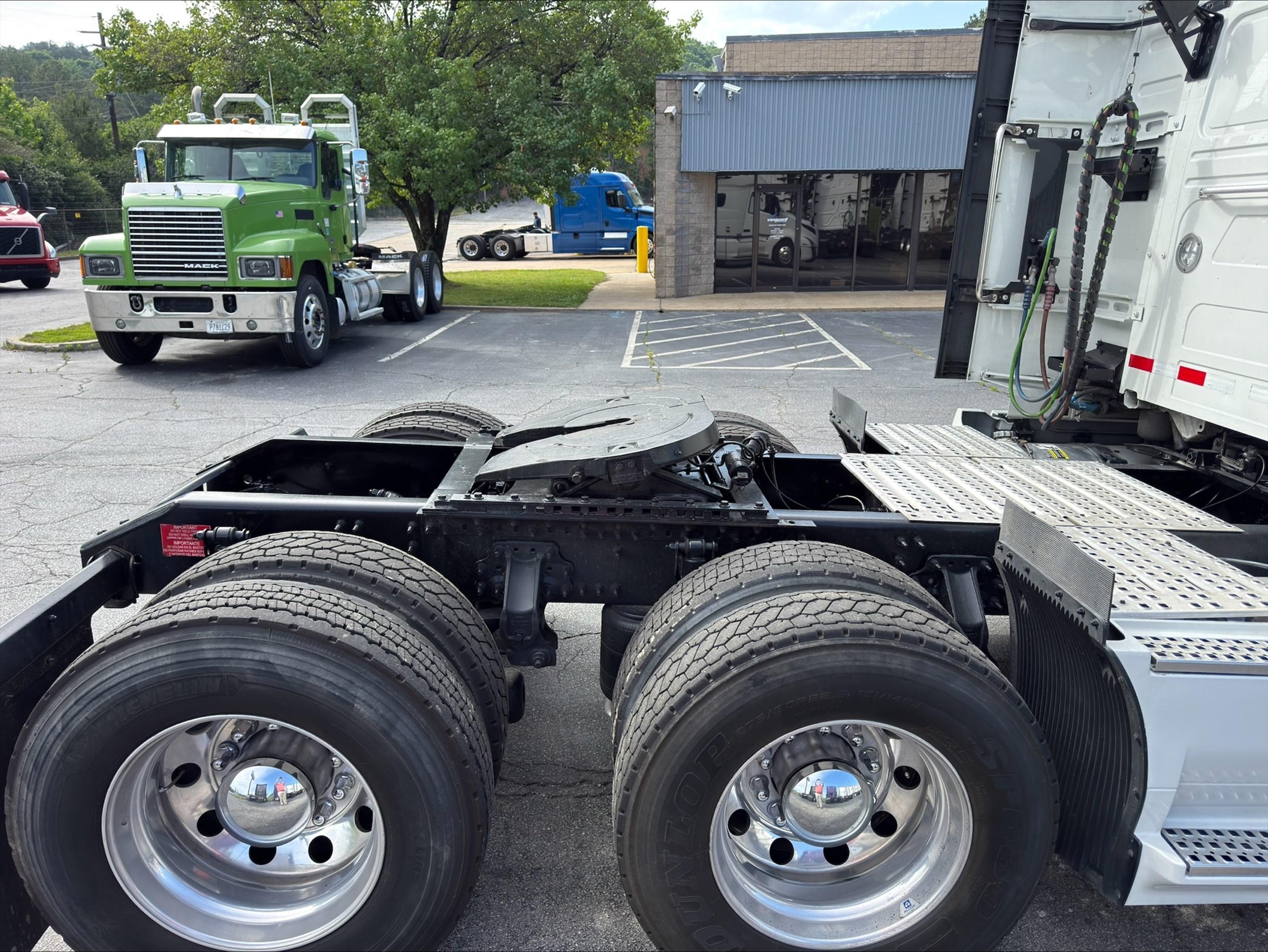 2023 Volvo VNL 760 in GUARDIAN ATLANTA — photo 5