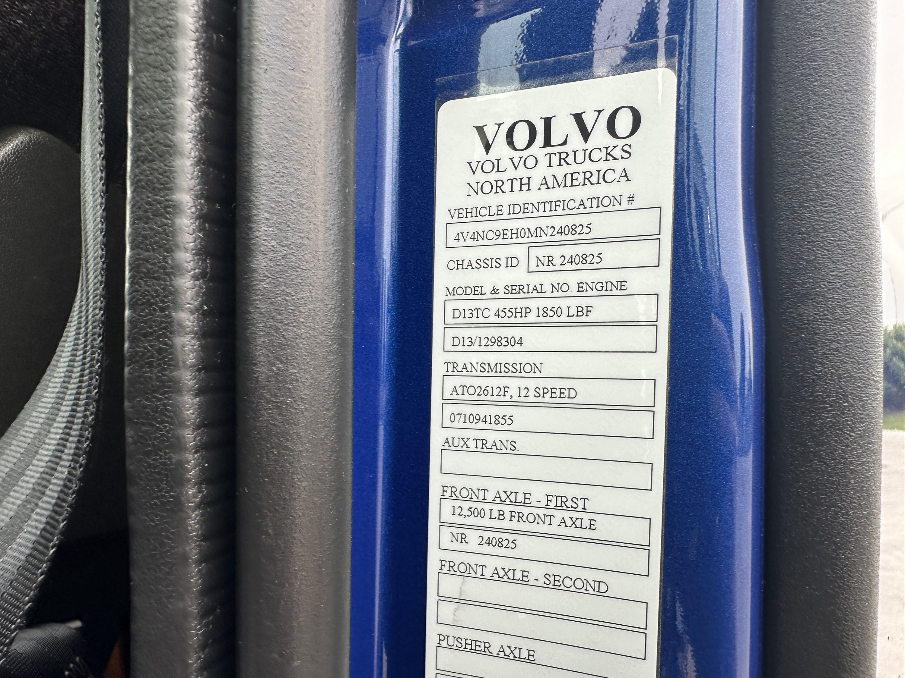 2021 Volvo VNL 760 in FRANKLIN, KY — photo 9