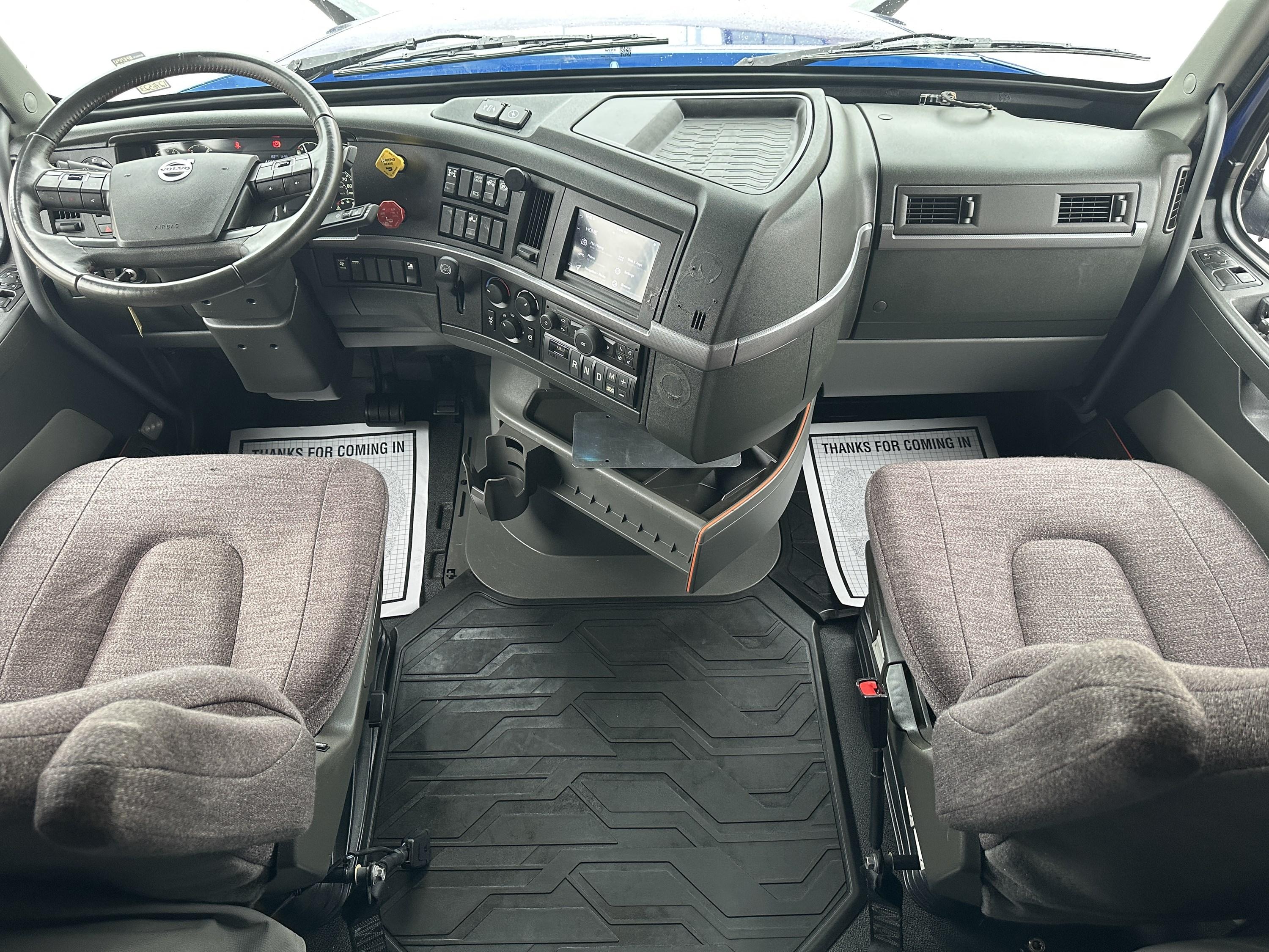 2021 Volvo VNL 760 in FRANKLIN, KY — photo 12