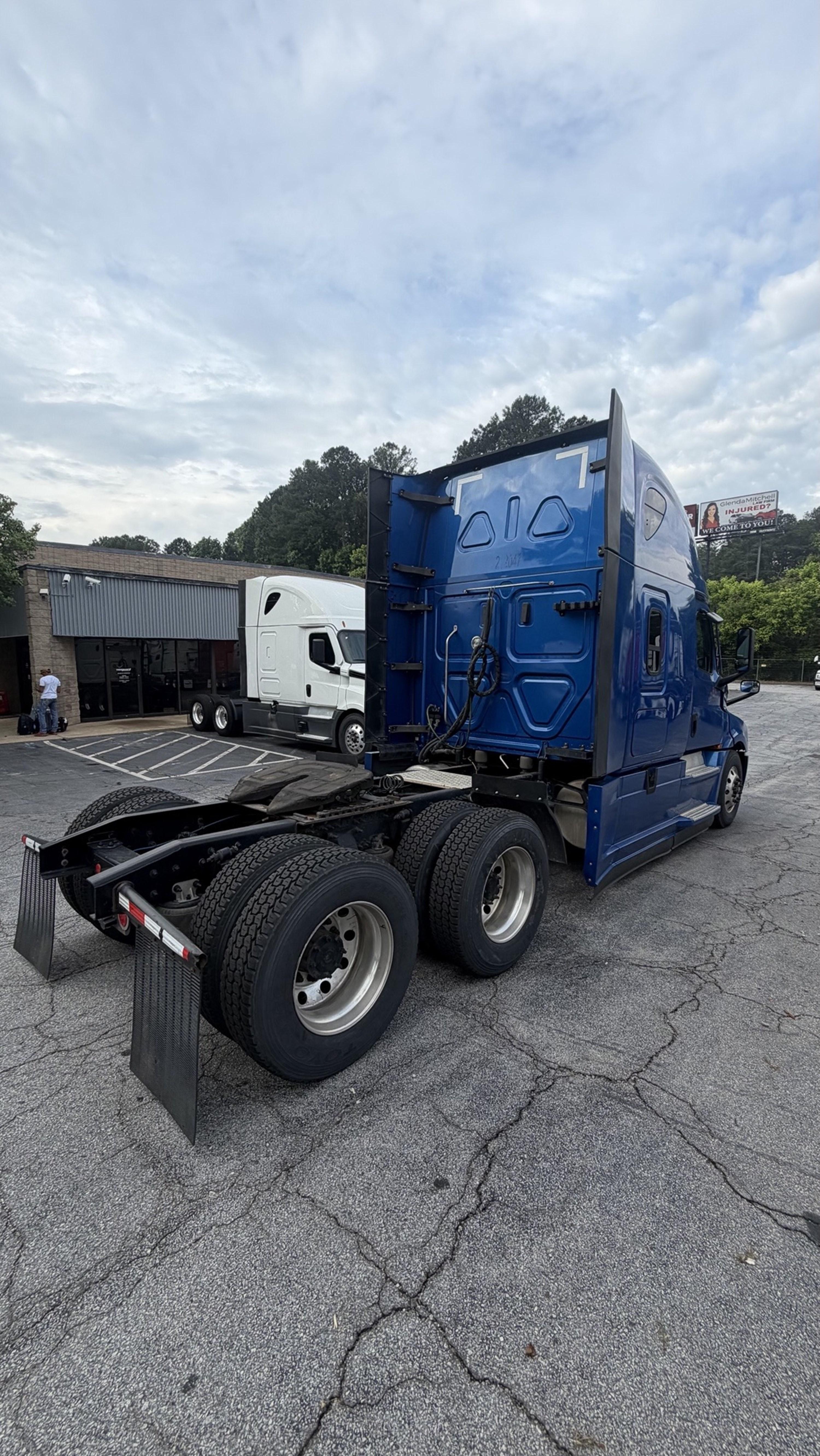 2021 Freightliner Cascadia in GUARDIAN ATLANTA — photo 5
