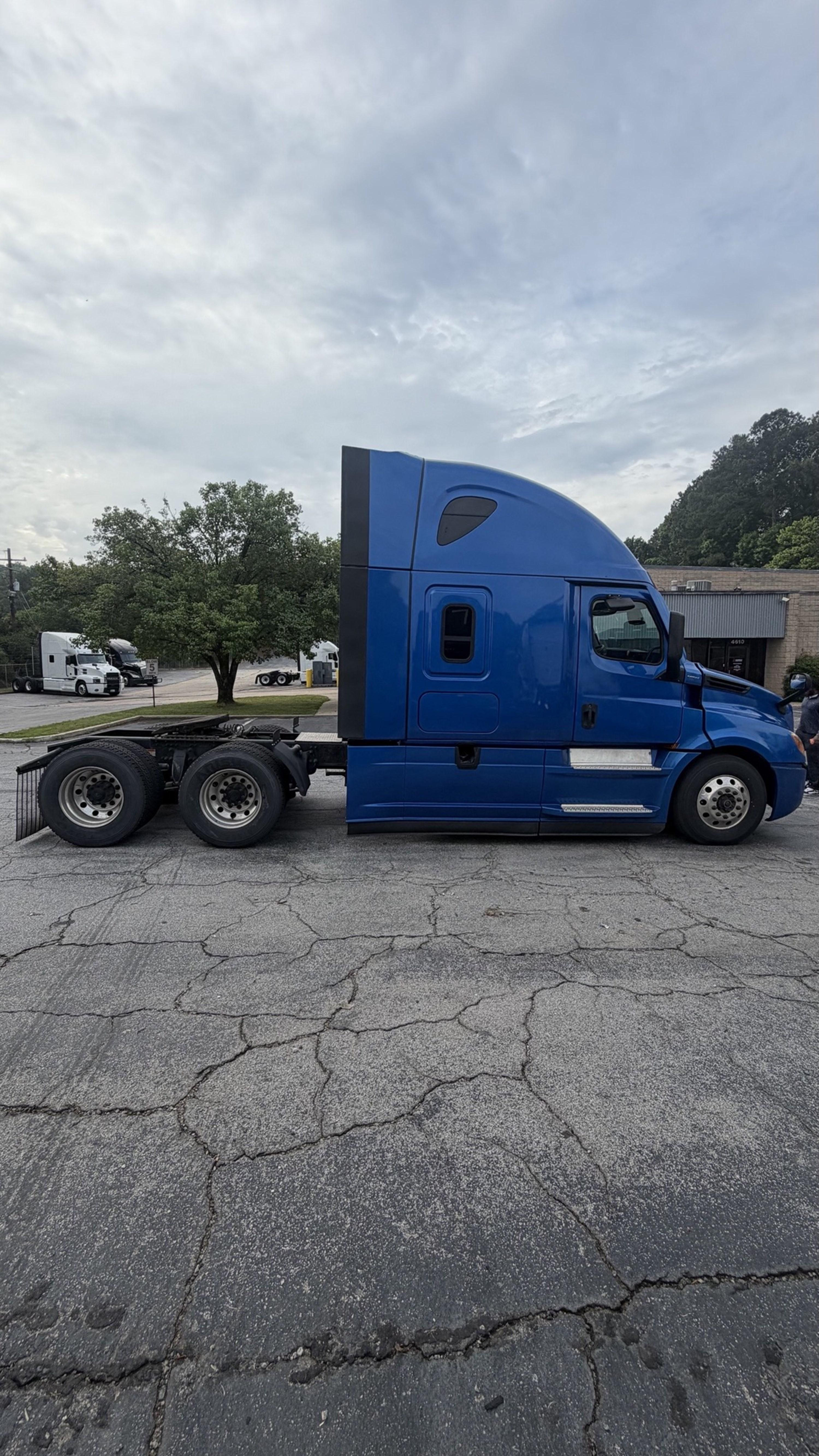 2021 Freightliner Cascadia in GUARDIAN ATLANTA — photo 6