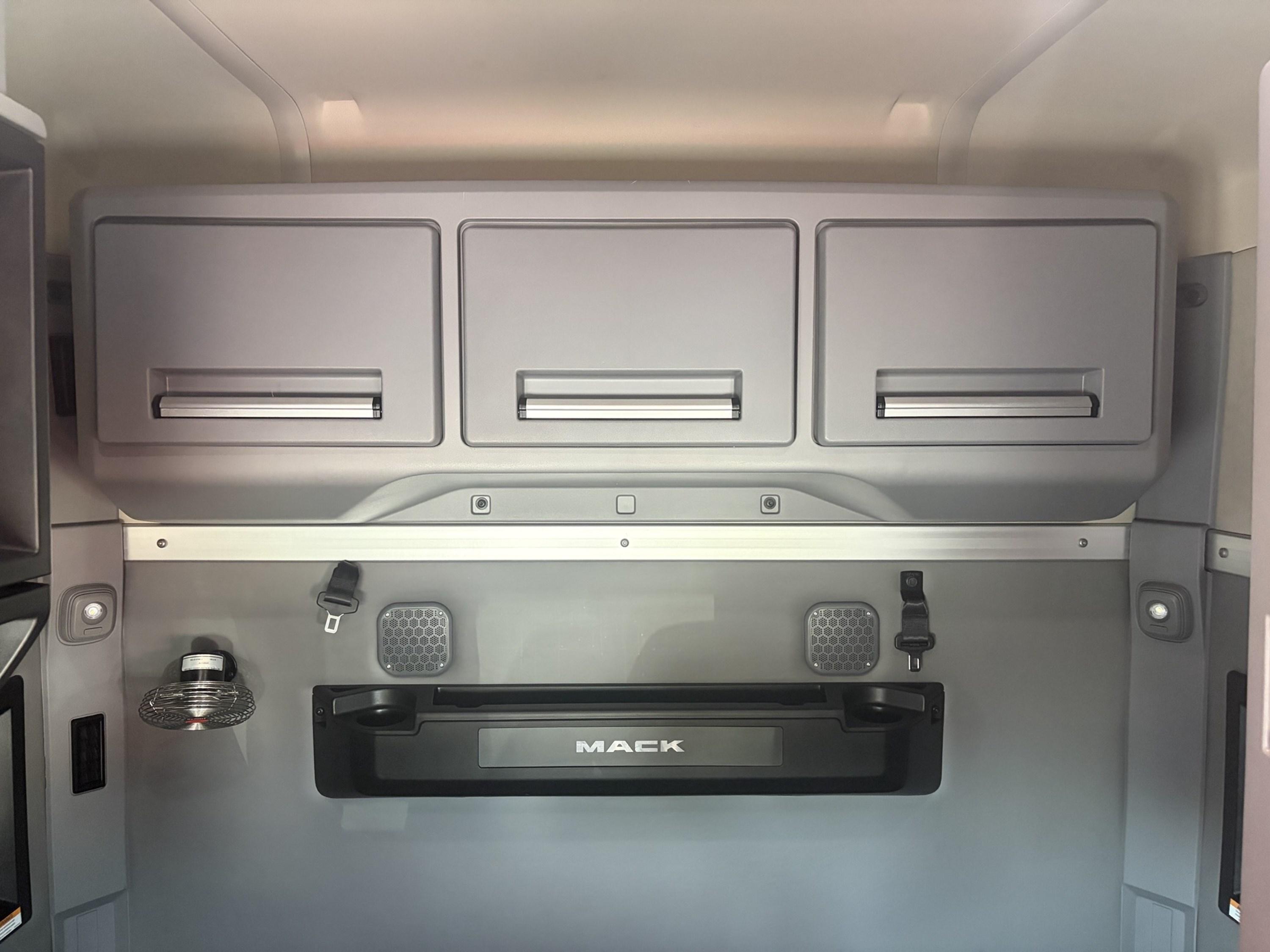 2024 Mack Anthem in LA VERGNE — photo 14