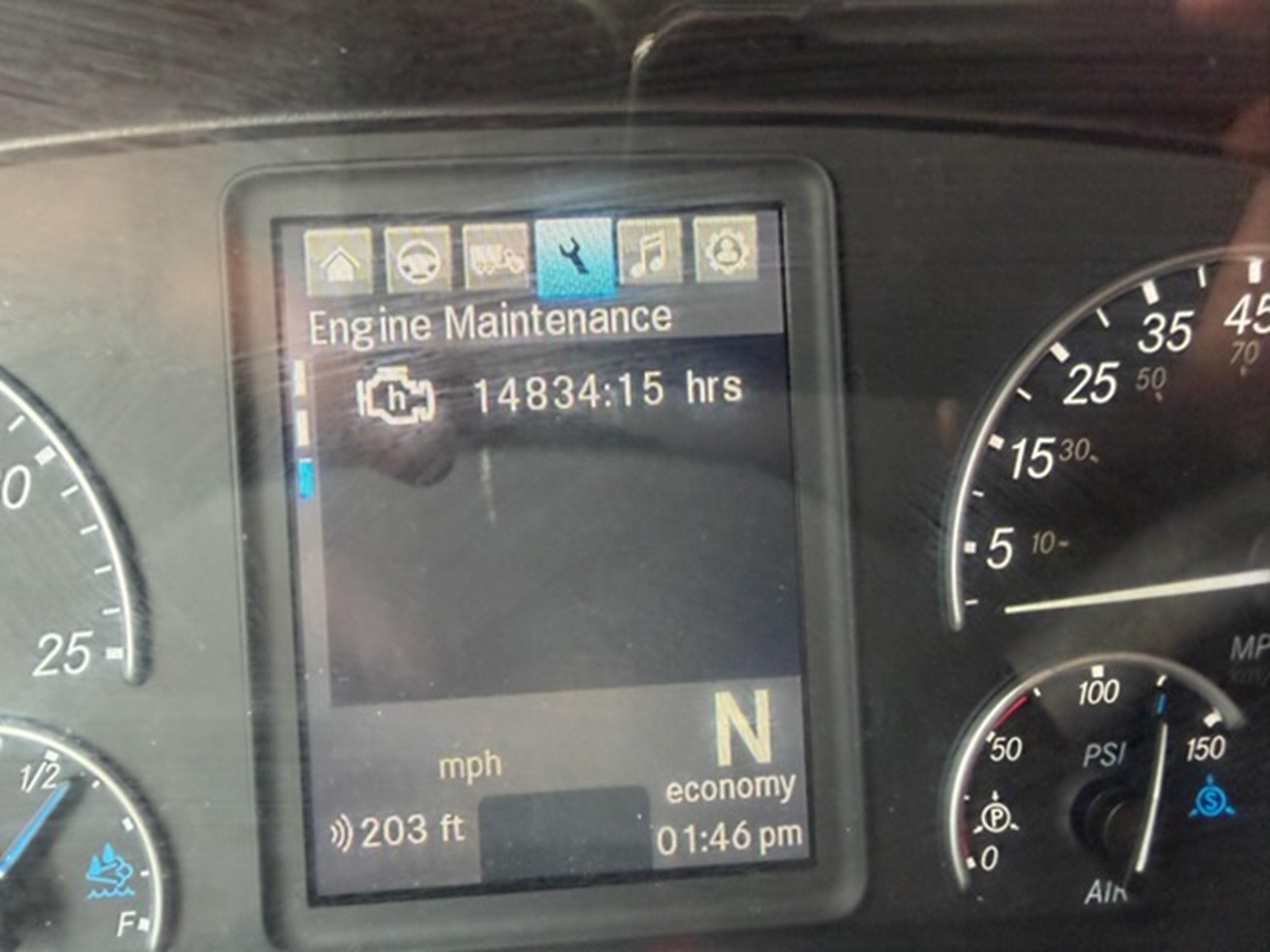 2019 Freightliner Cascadia — photo 12