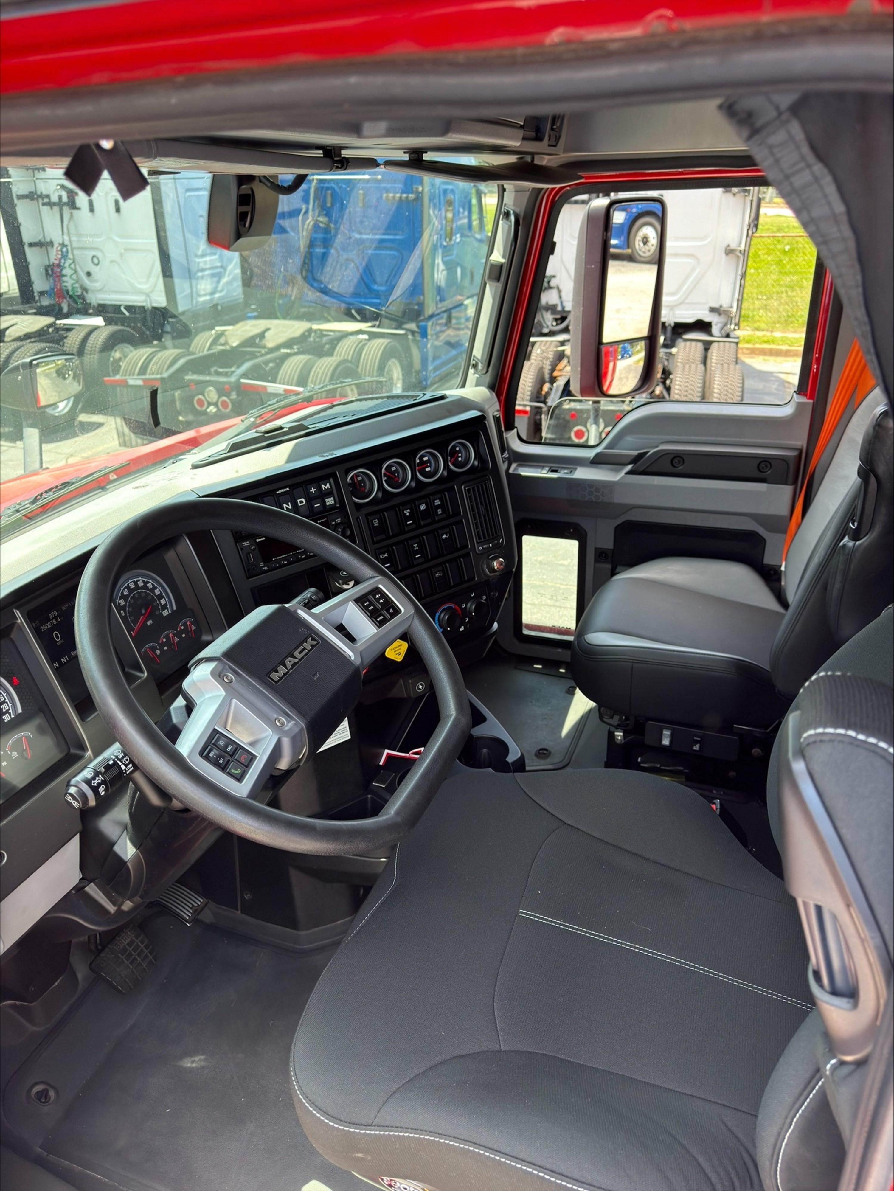 2024 Mack Anthem in GUARDIAN ATLANTA — photo 10