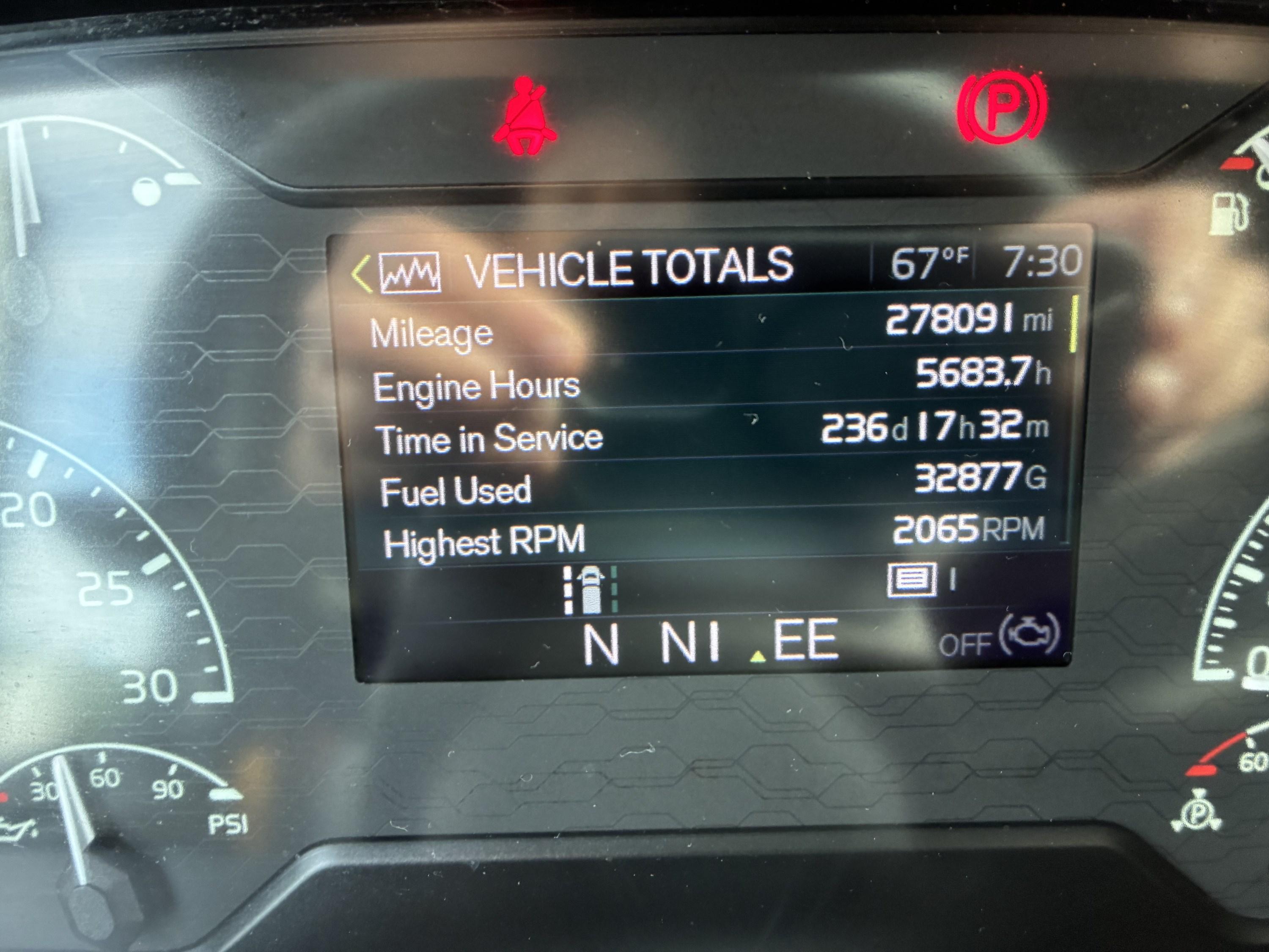 2025 Volvo VNL 860 in CHARLOTTE, NC — photo 12