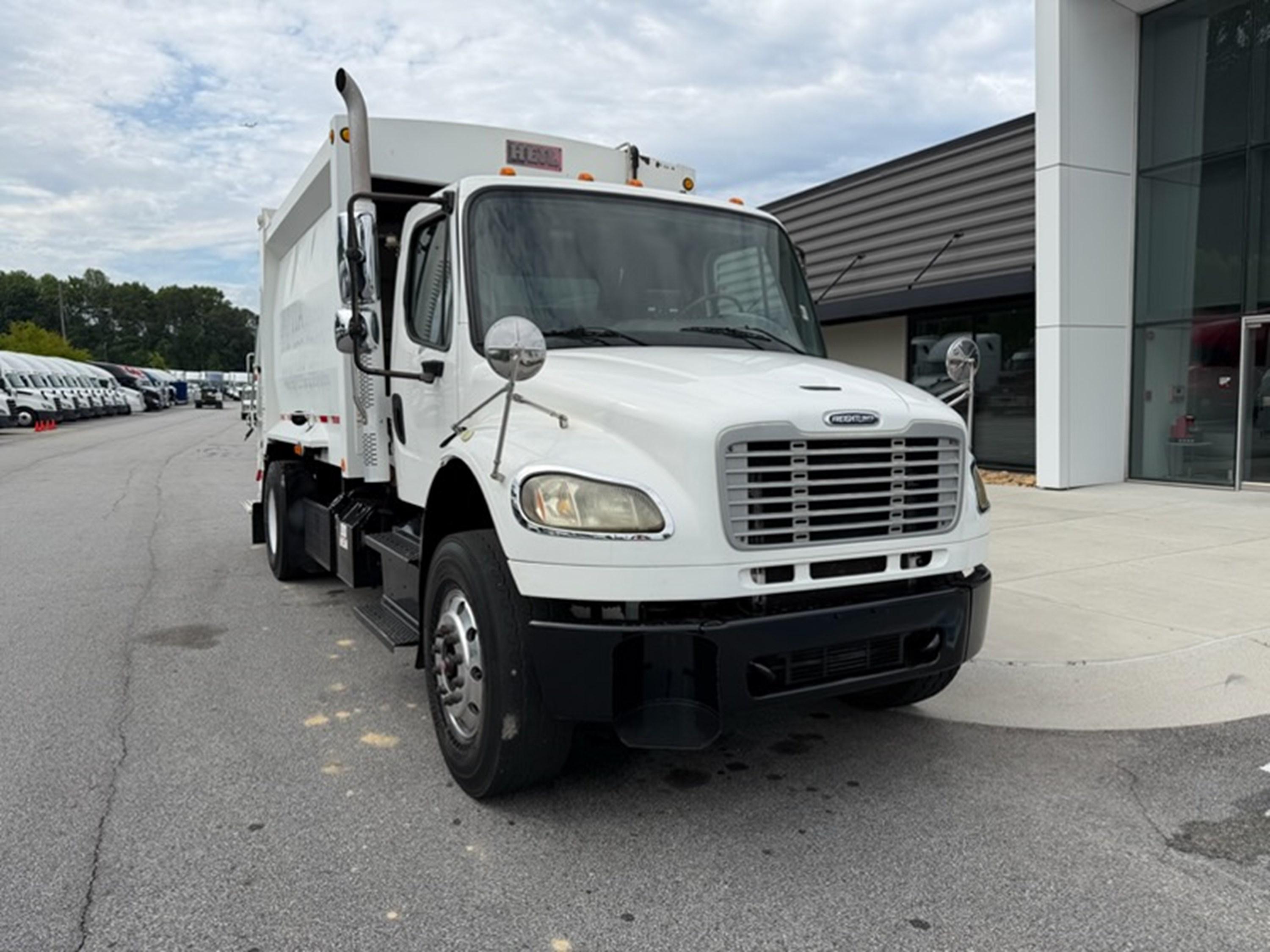 2016 Freightliner M2 106