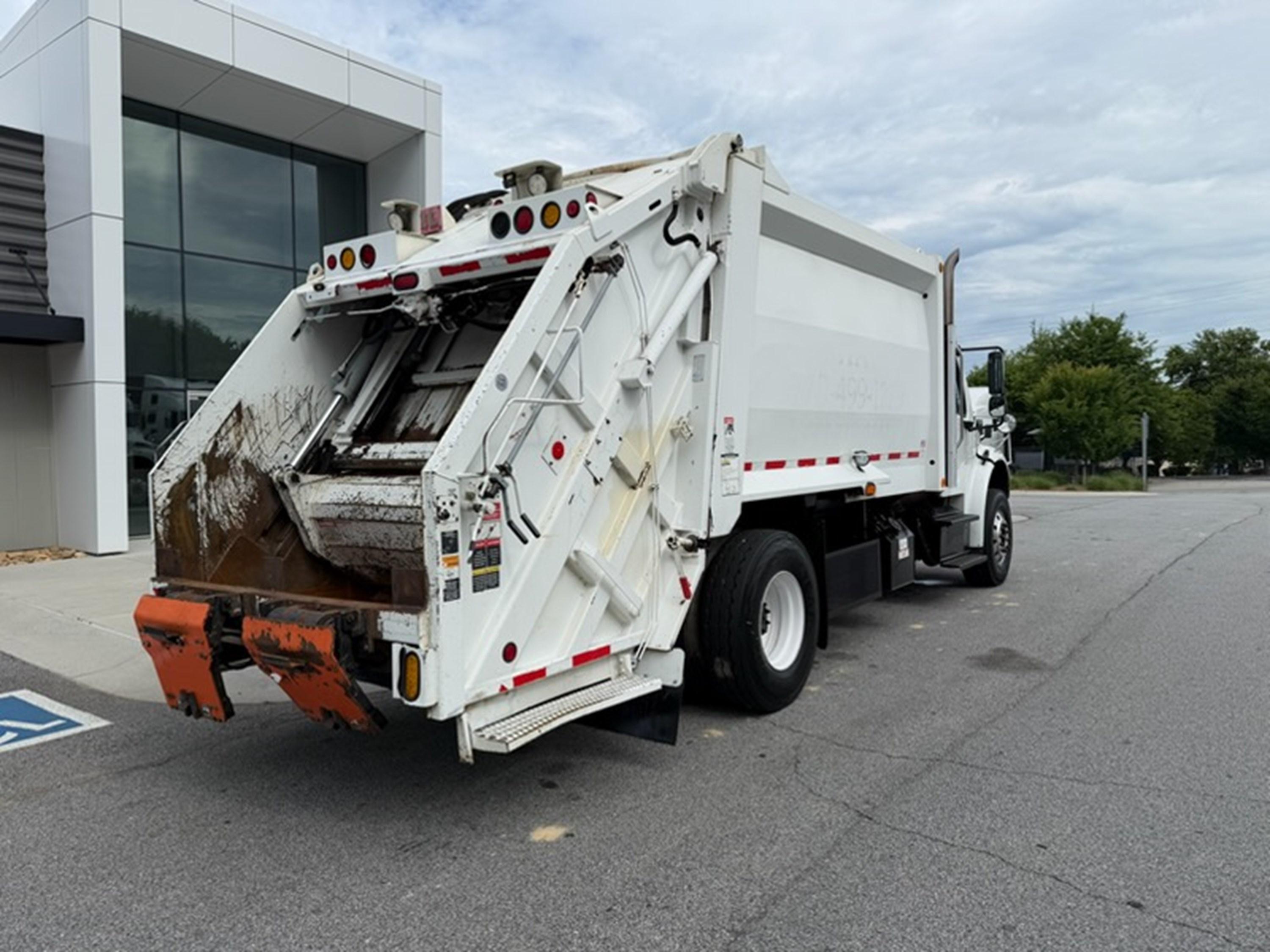2016 Freightliner M2 106 in SAVANNAH, GA — photo 3