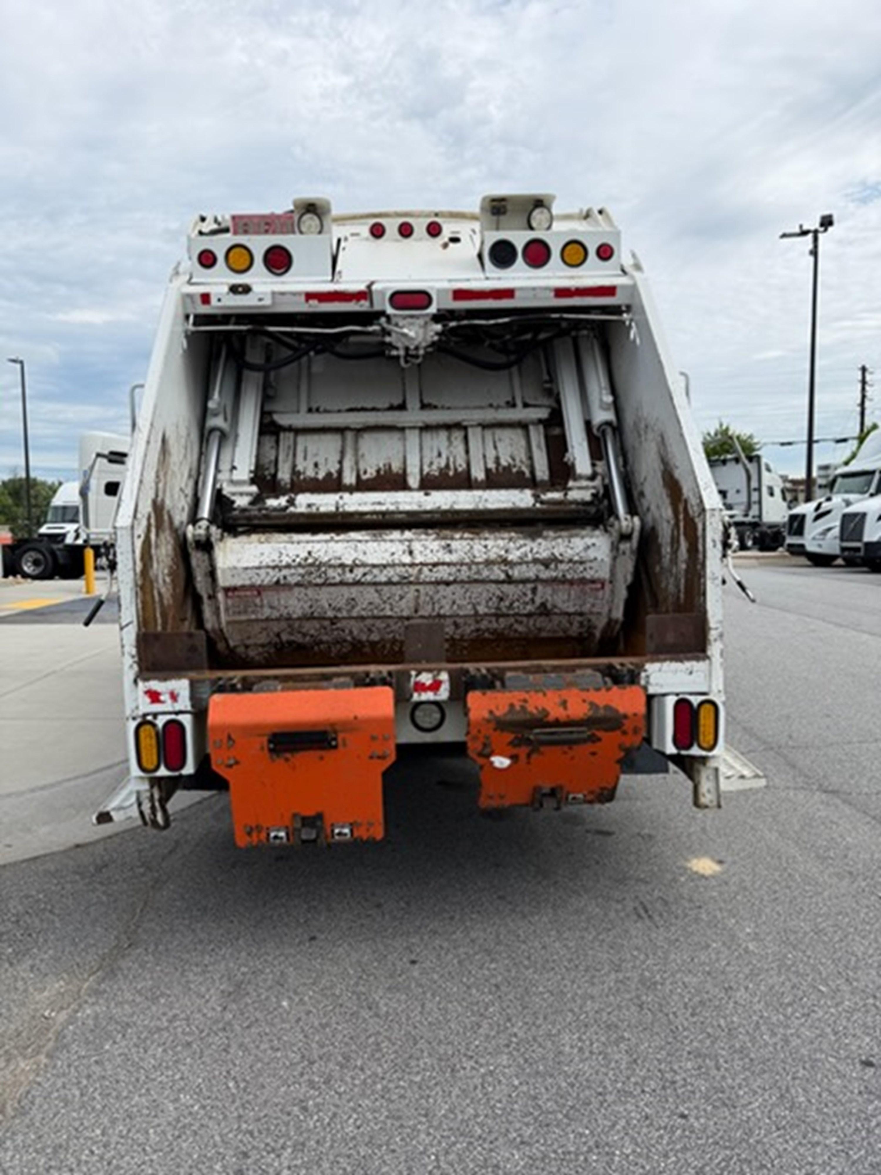 2016 Freightliner M2 106 in SAVANNAH, GA — photo 4