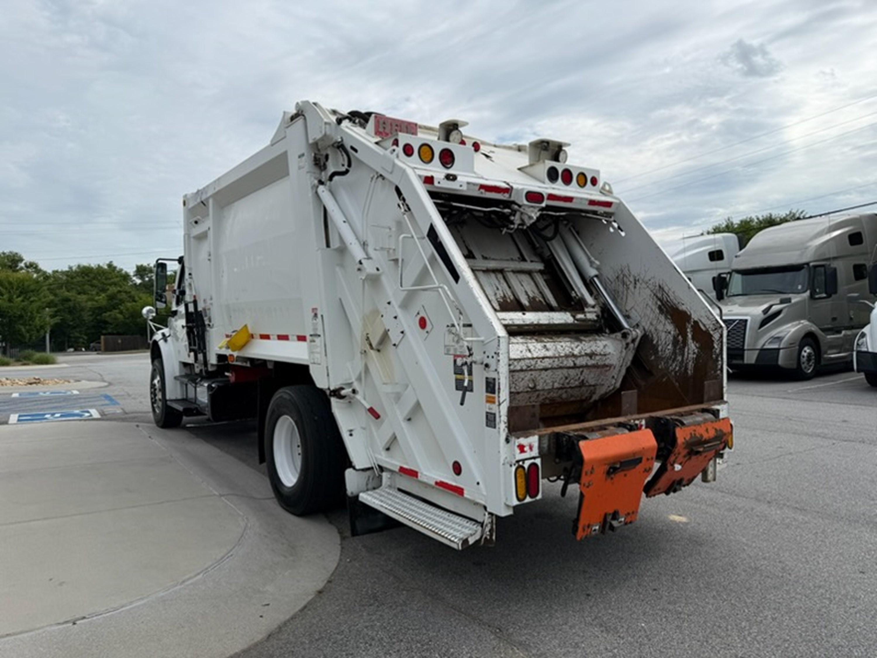 2016 Freightliner M2 106 in SAVANNAH, GA — photo 5