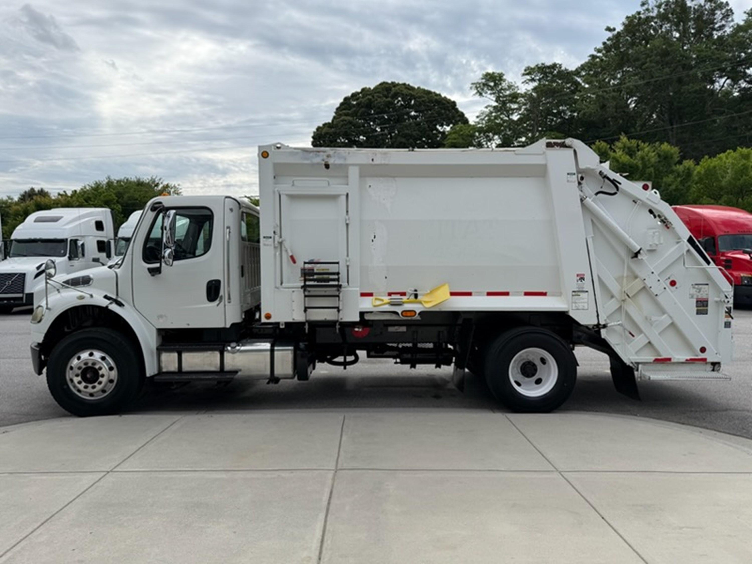 2016 Freightliner M2 106 in SAVANNAH, GA — photo 6