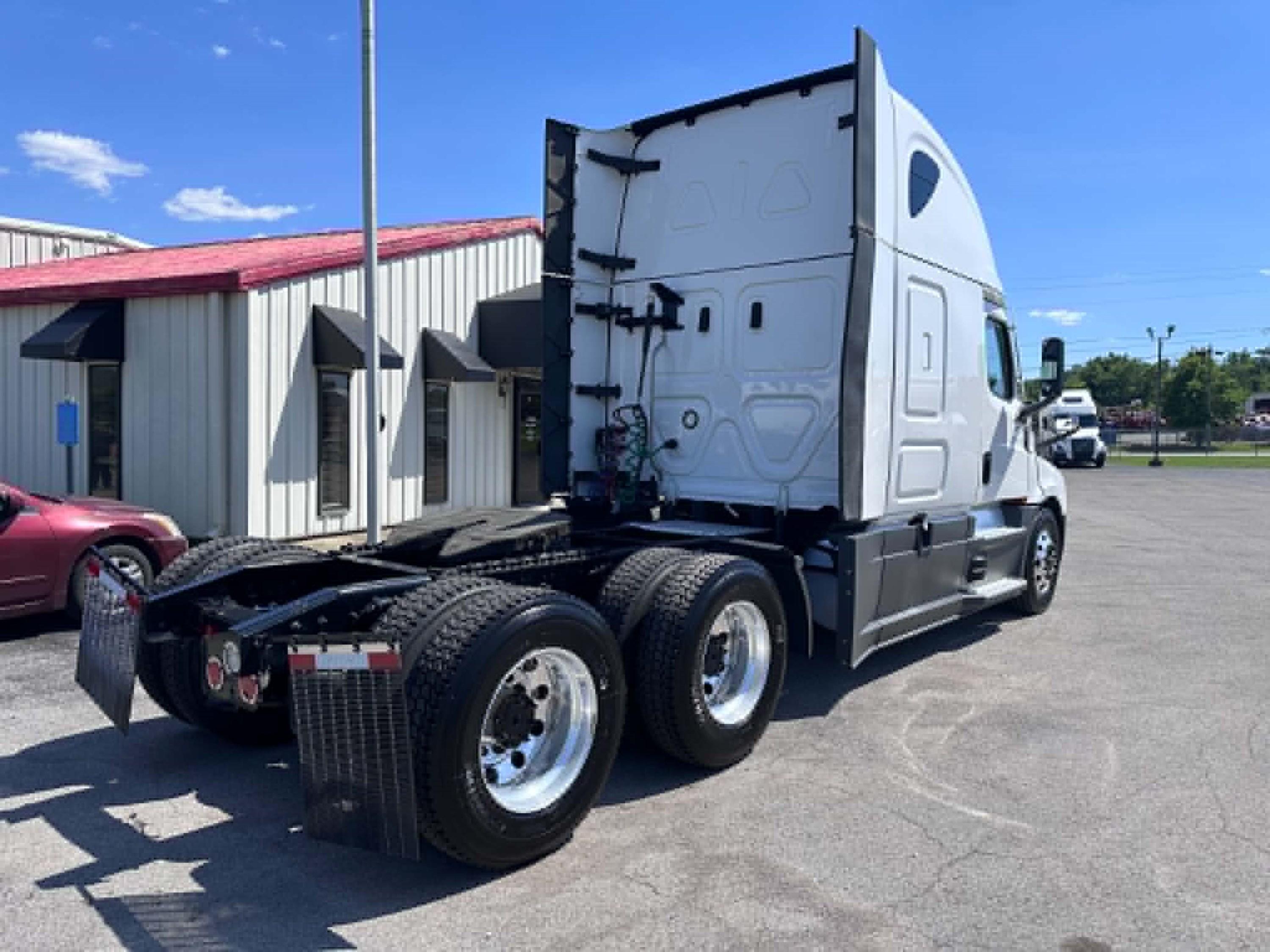 2024 Freightliner Cascadia in FRANKLIN, KY — photo 5