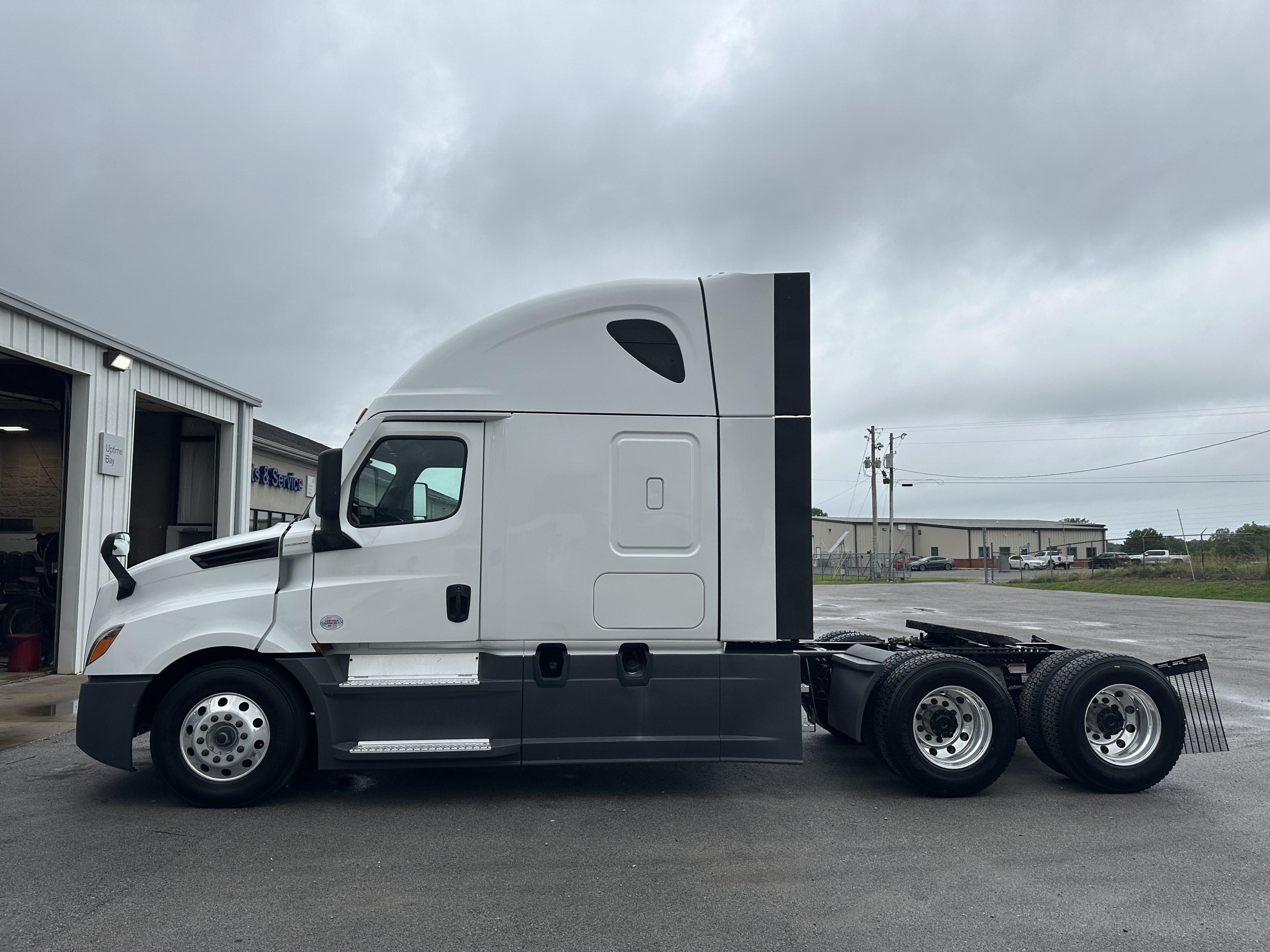 2024 Freightliner Cascadia in FRANKLIN, KY — photo 7