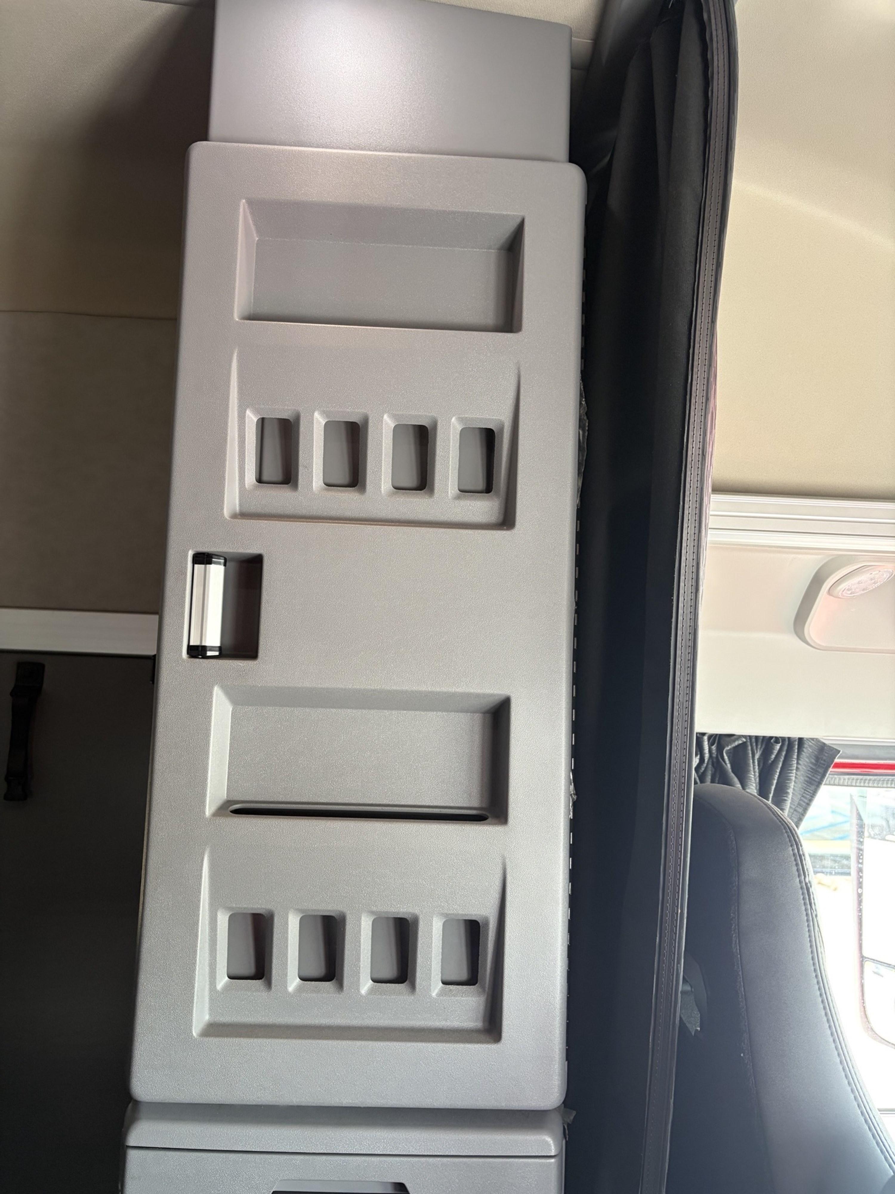 2024 Mack Anthem in LA VERGNE — photo 17
