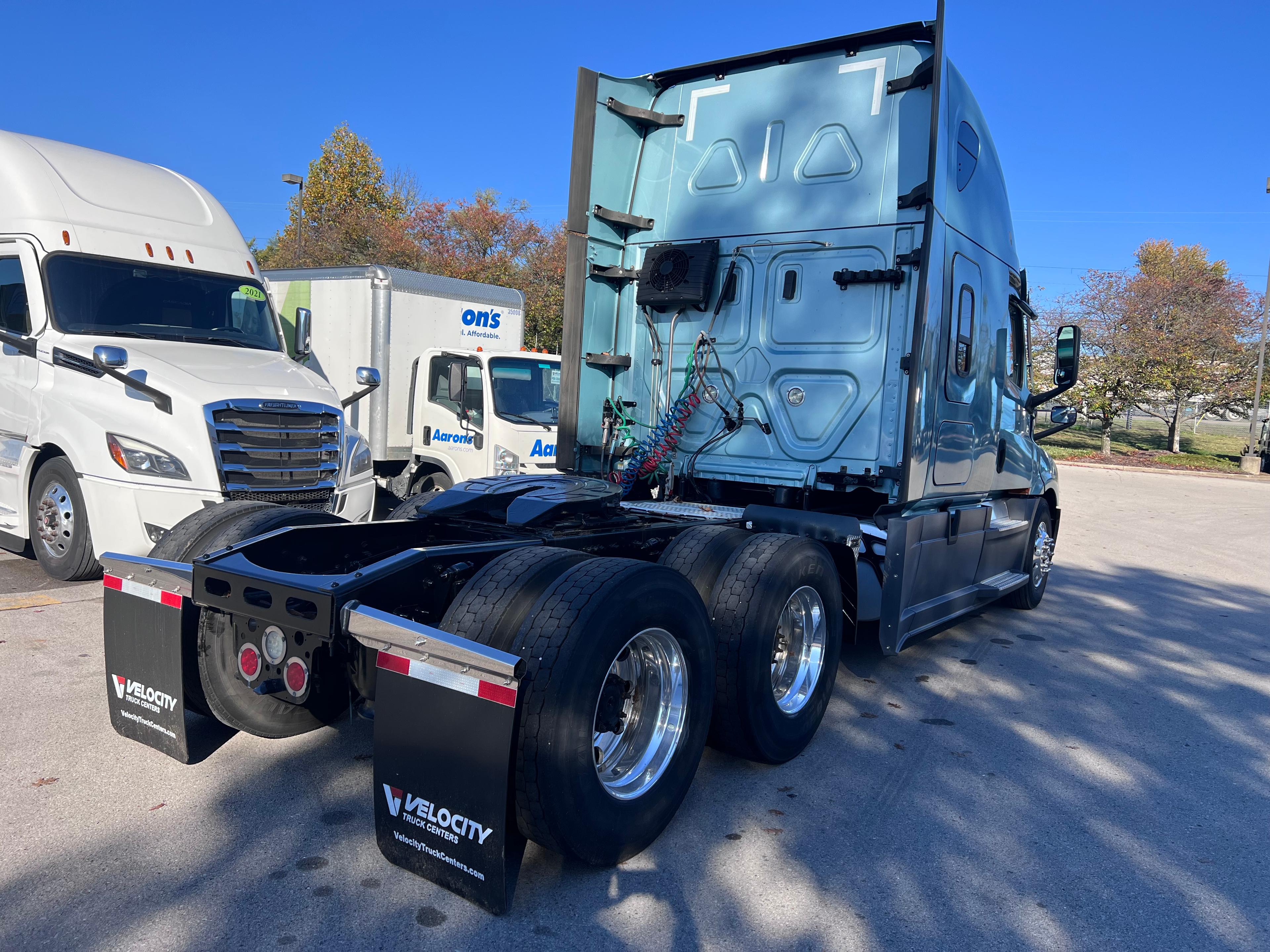 2021 Freightliner Cascadia in Nashville Isuzu, TN — photo 6