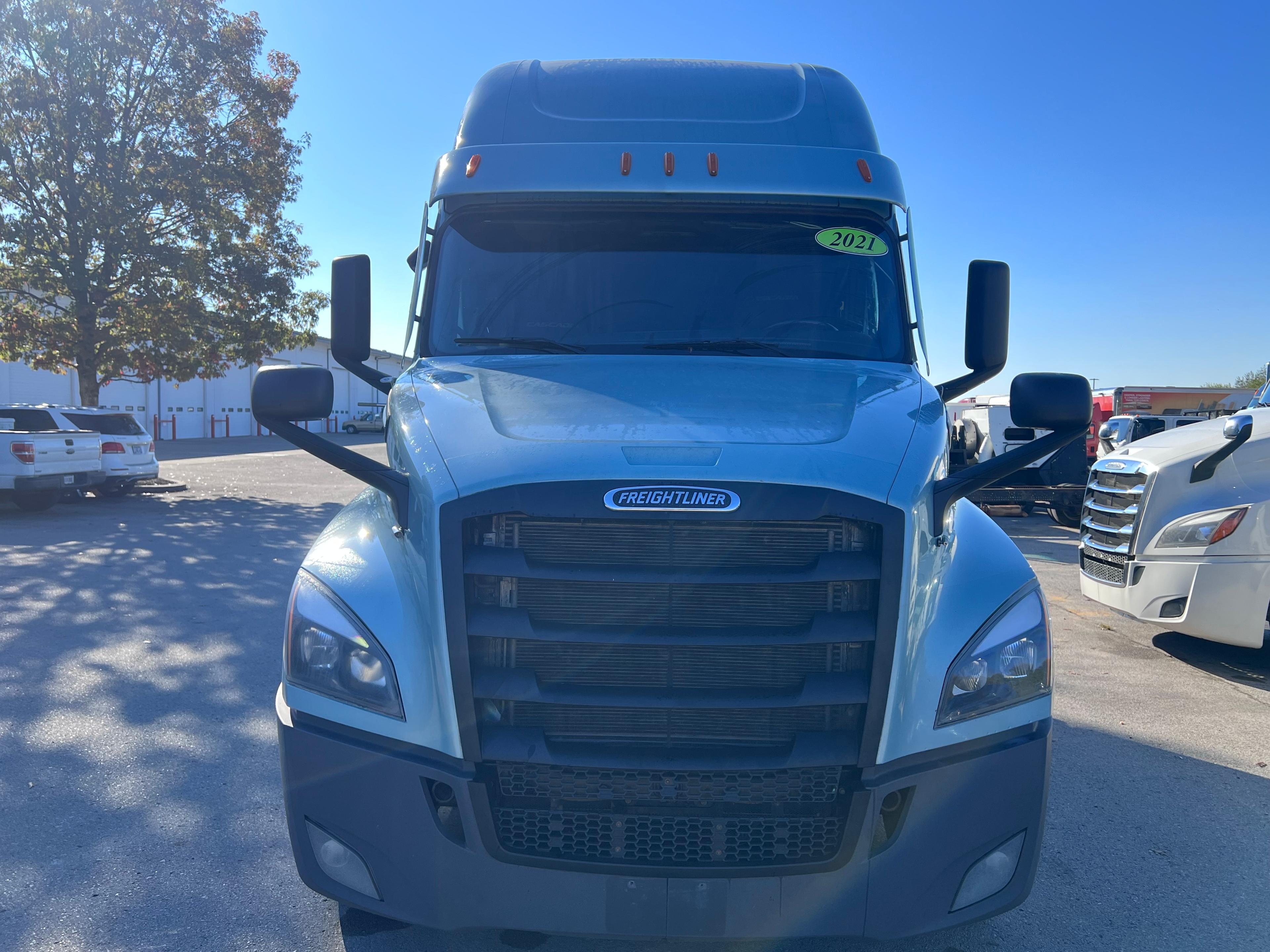 2021 Freightliner Cascadia in Nashville Isuzu, TN — photo 9