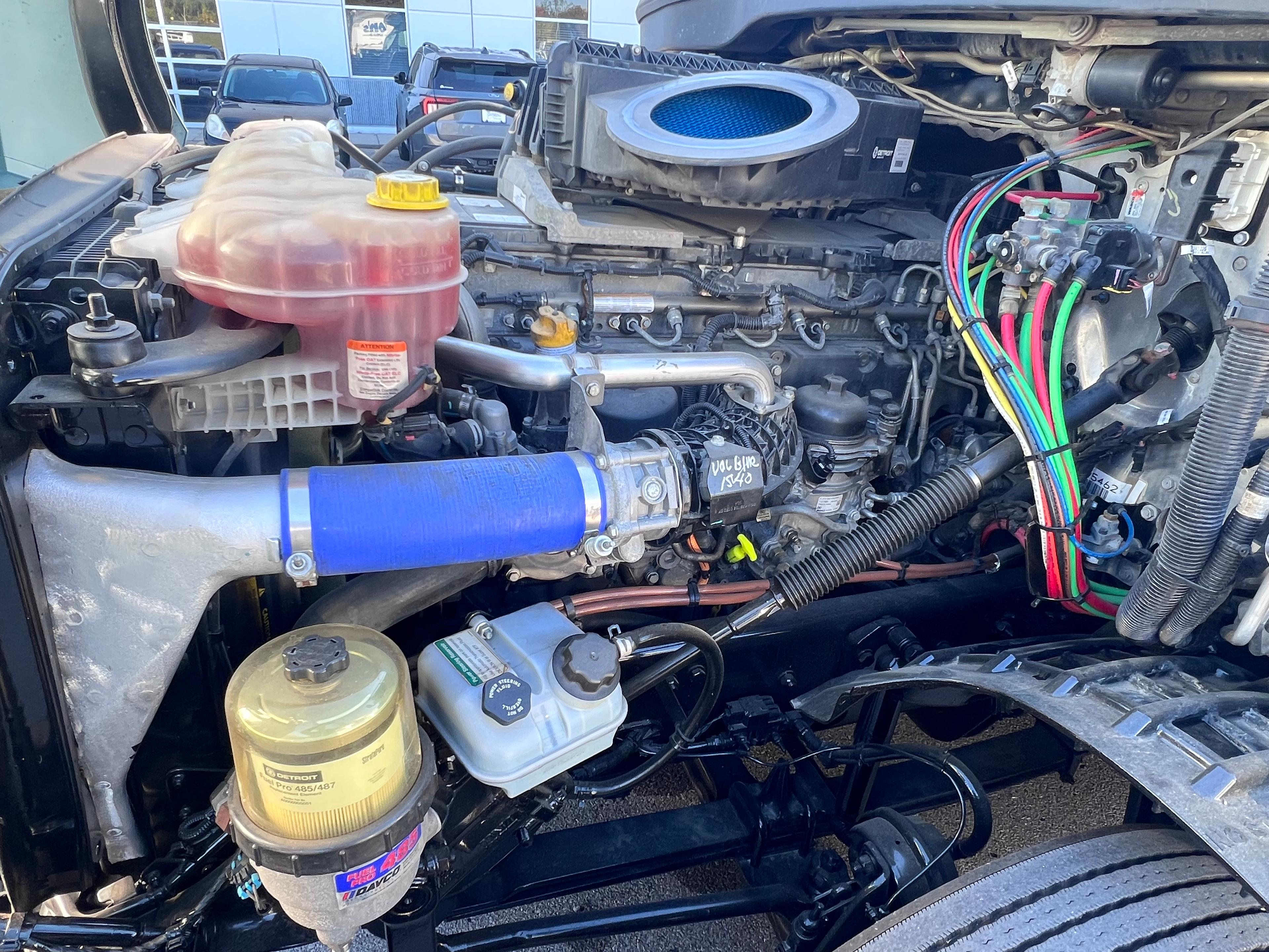 2021 Freightliner Cascadia in Nashville Isuzu, TN — photo 12