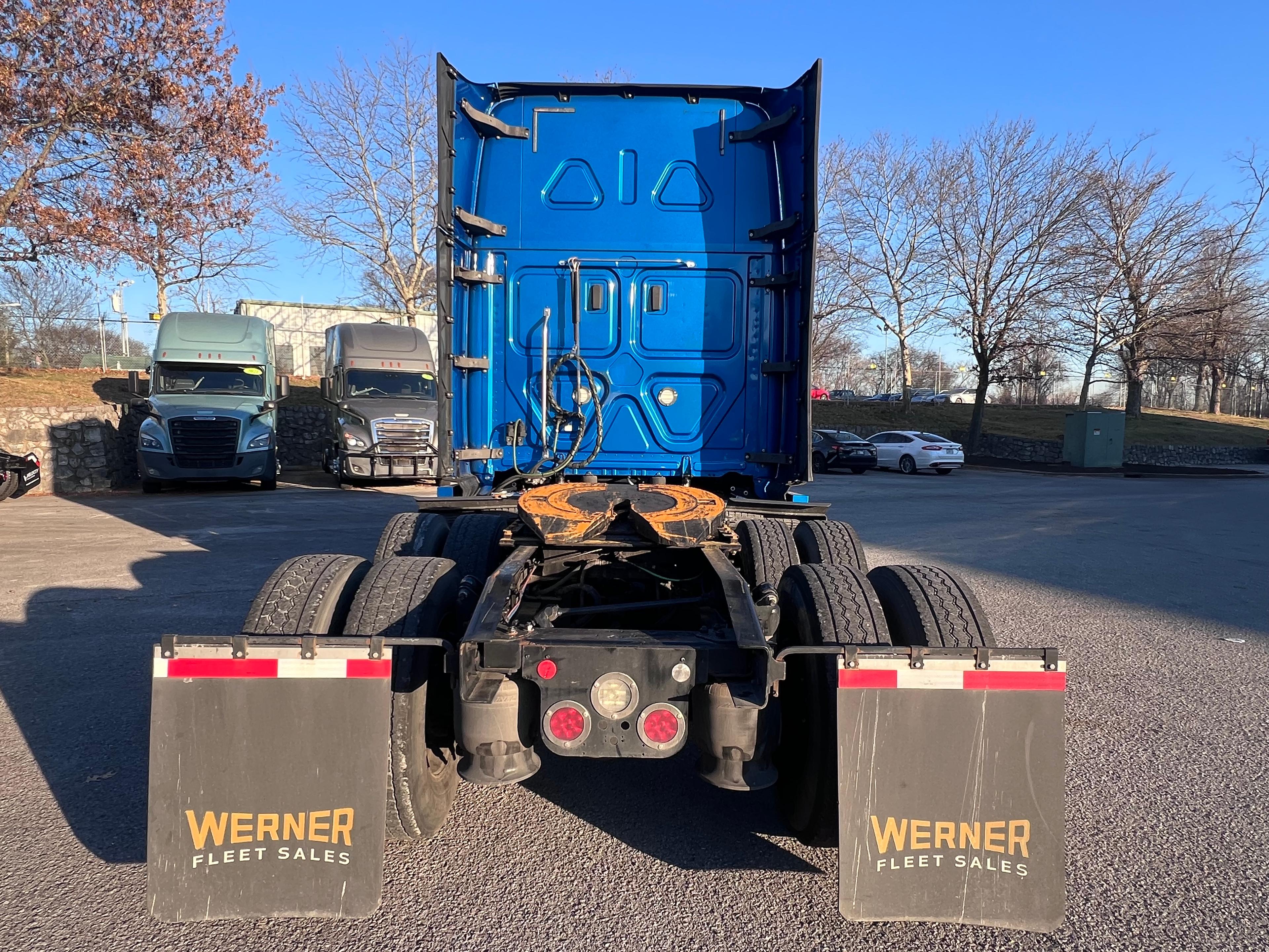 2020 Freightliner Cascadia in Nashville Isuzu, TN — photo 4
