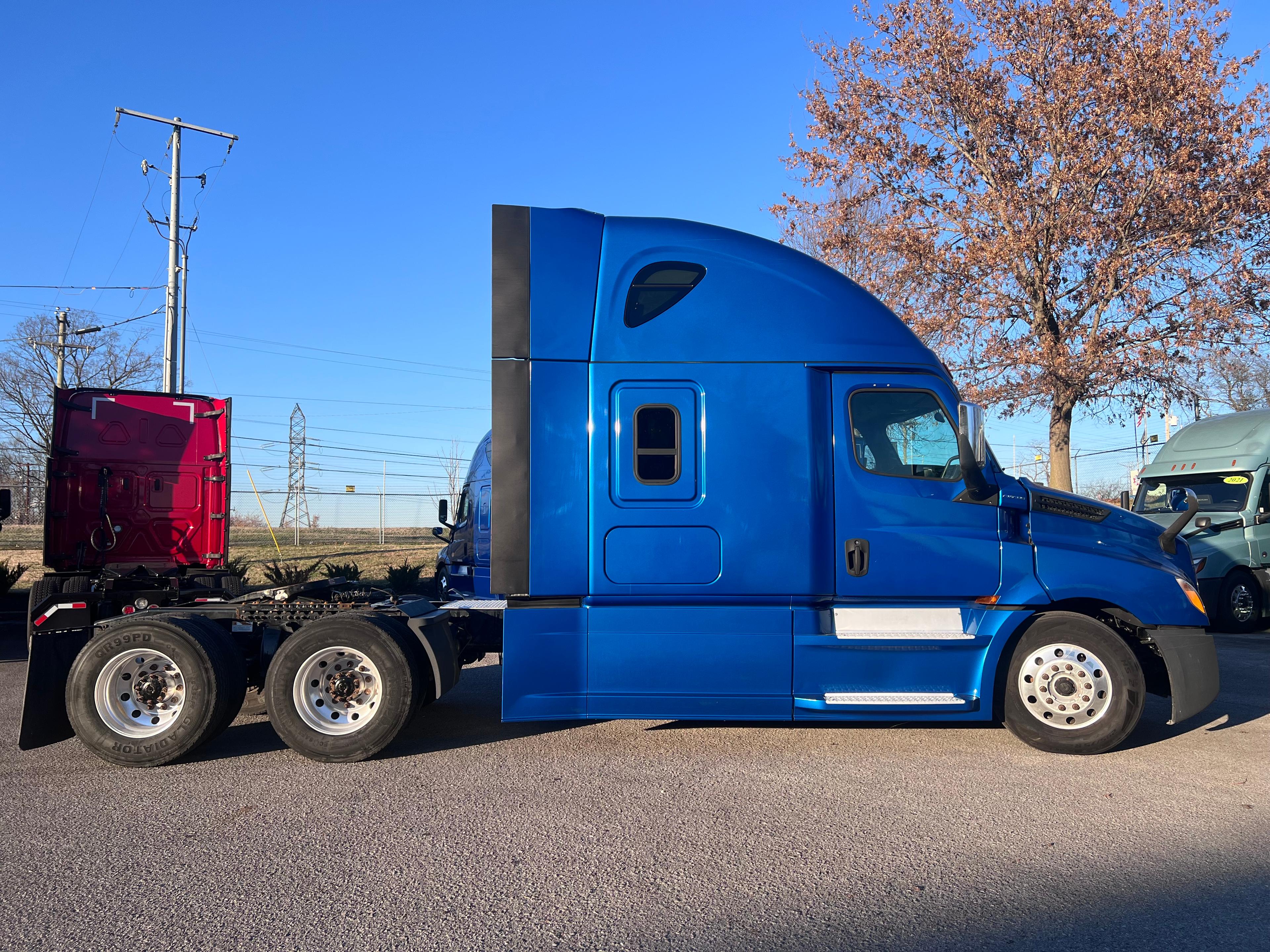 2020 Freightliner Cascadia in Nashville Isuzu, TN — photo 6