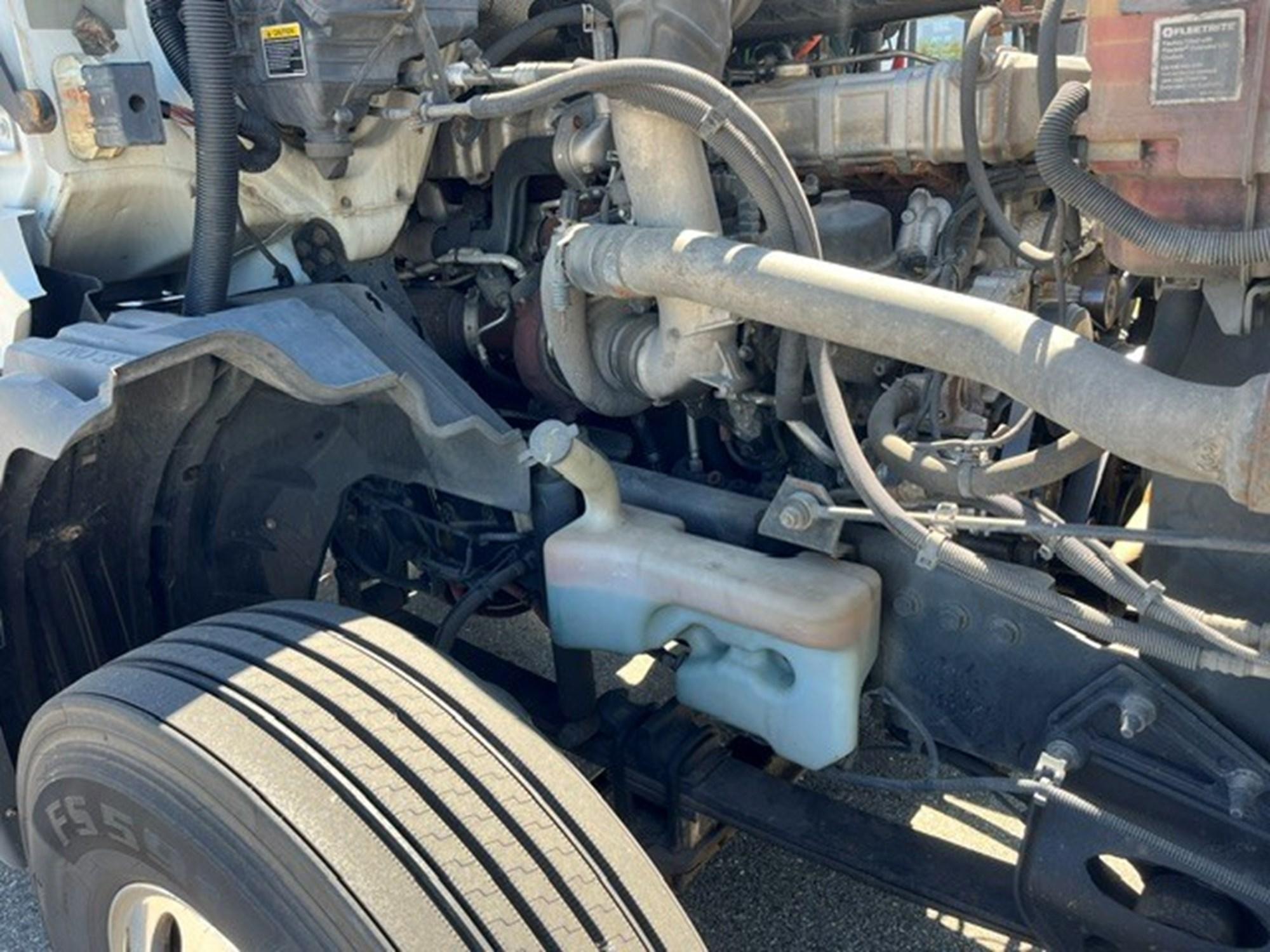 2018 International LT in MI — photo 10