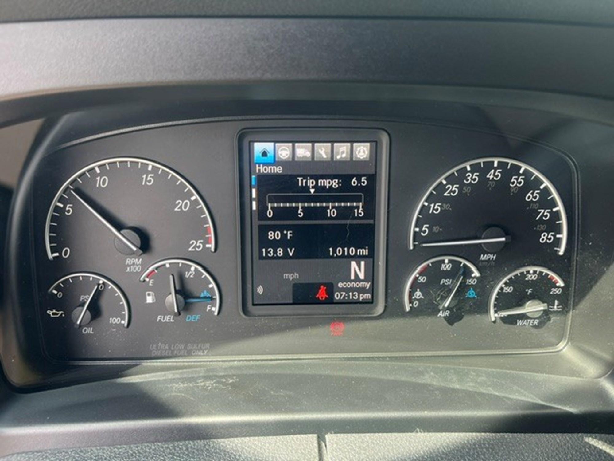 2026 Freightliner Cascadia in MI — photo 5