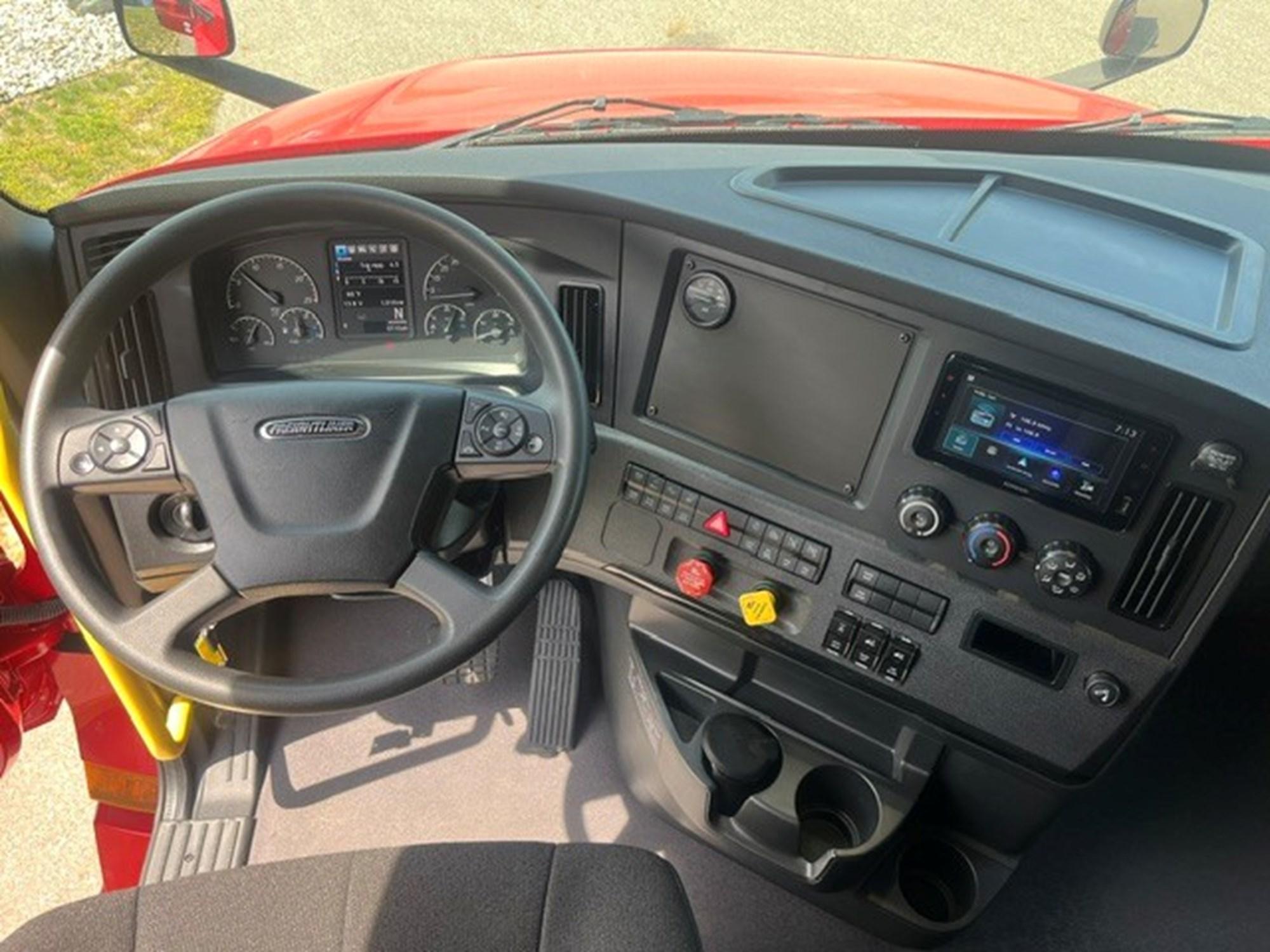 2026 Freightliner Cascadia in MI — photo 6
