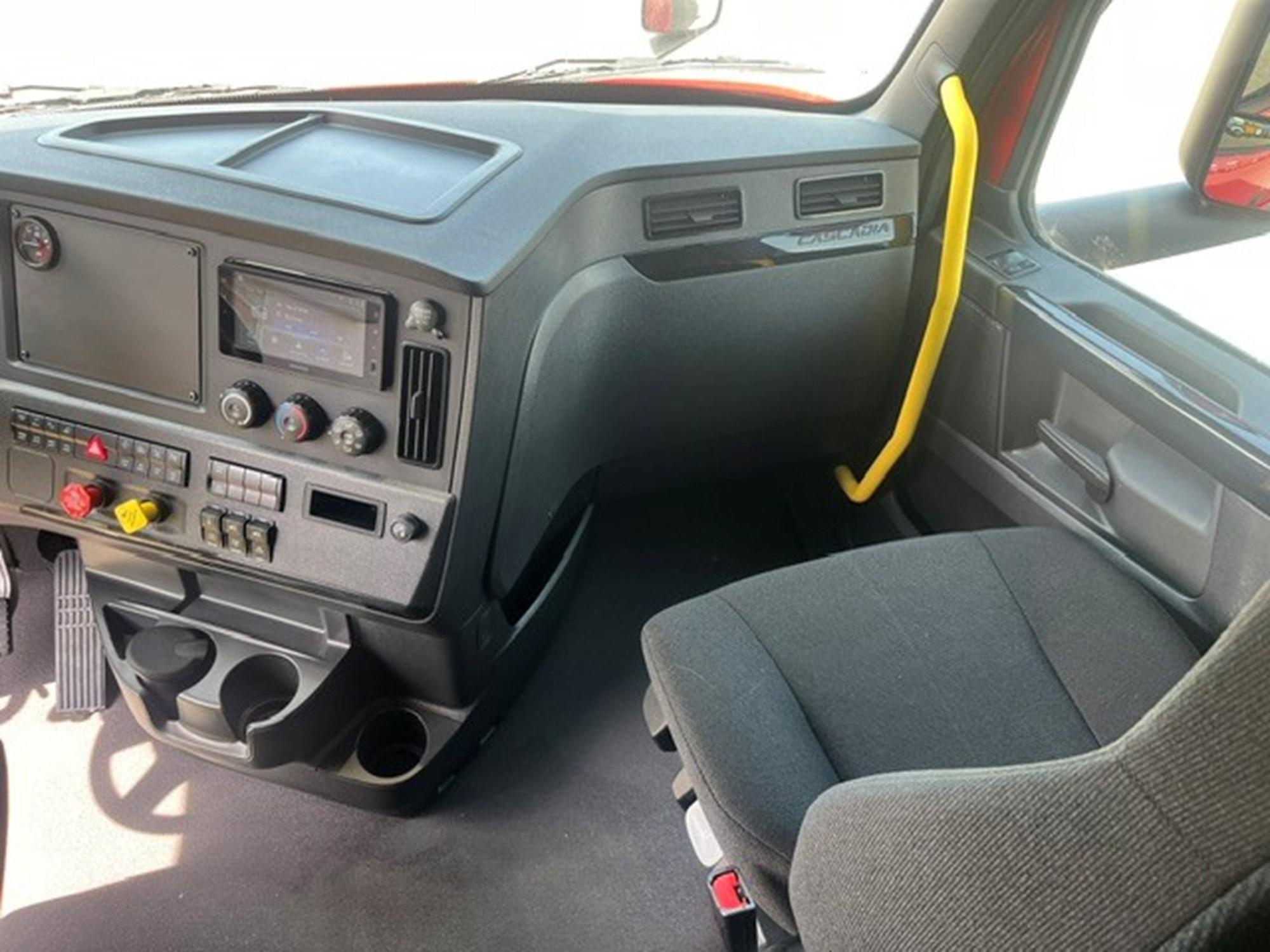 2026 Freightliner Cascadia in MI — photo 7