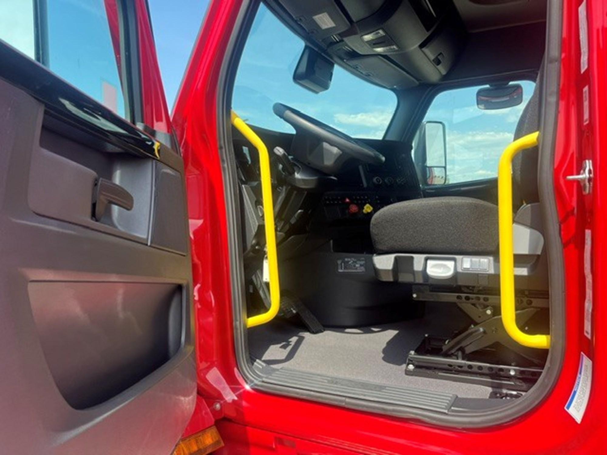 2026 Freightliner Cascadia in MI — photo 13