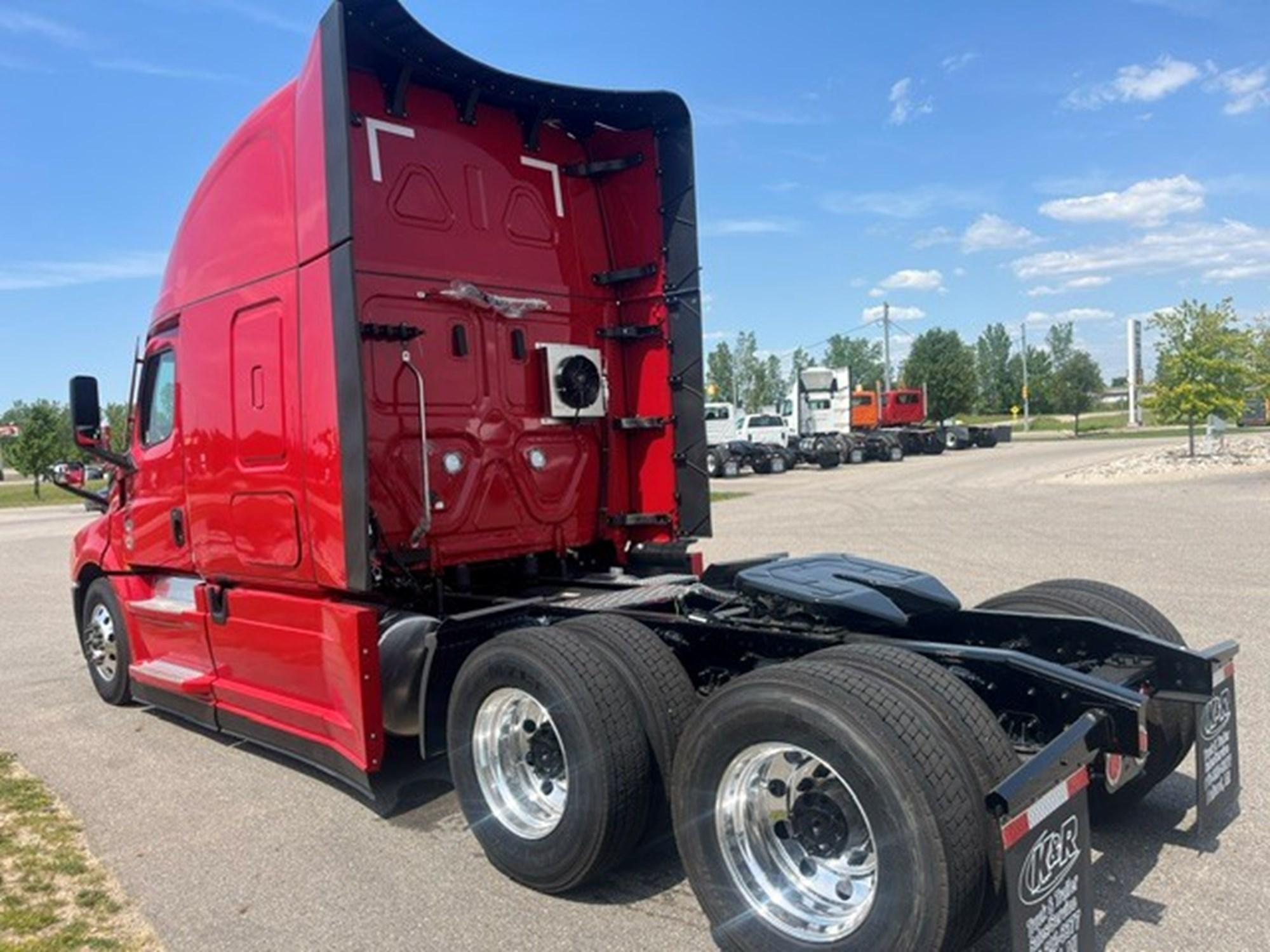 2026 Freightliner Cascadia in MI — photo 18
