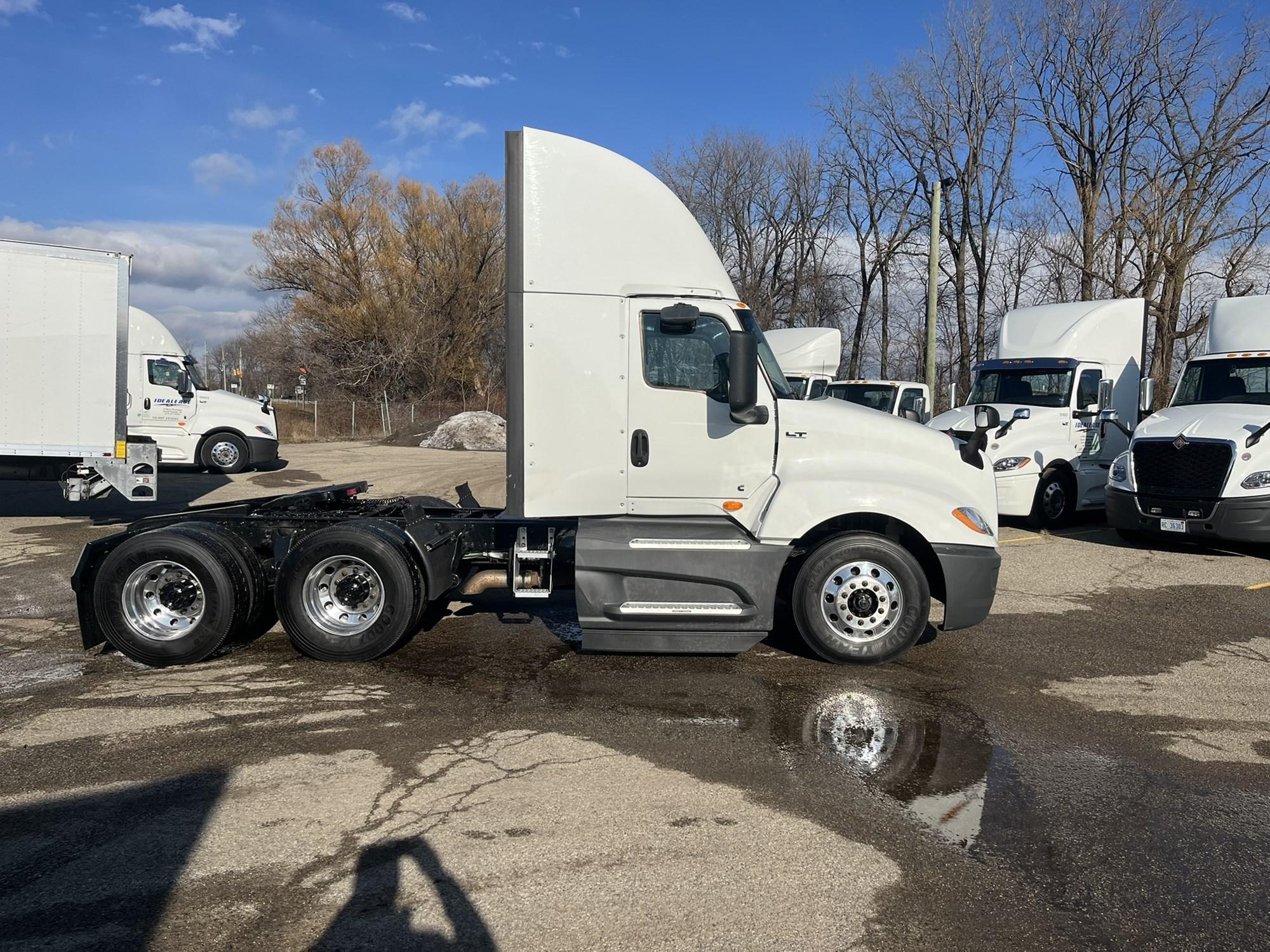 2021 International LT in West Michigan International, MI — photo 5