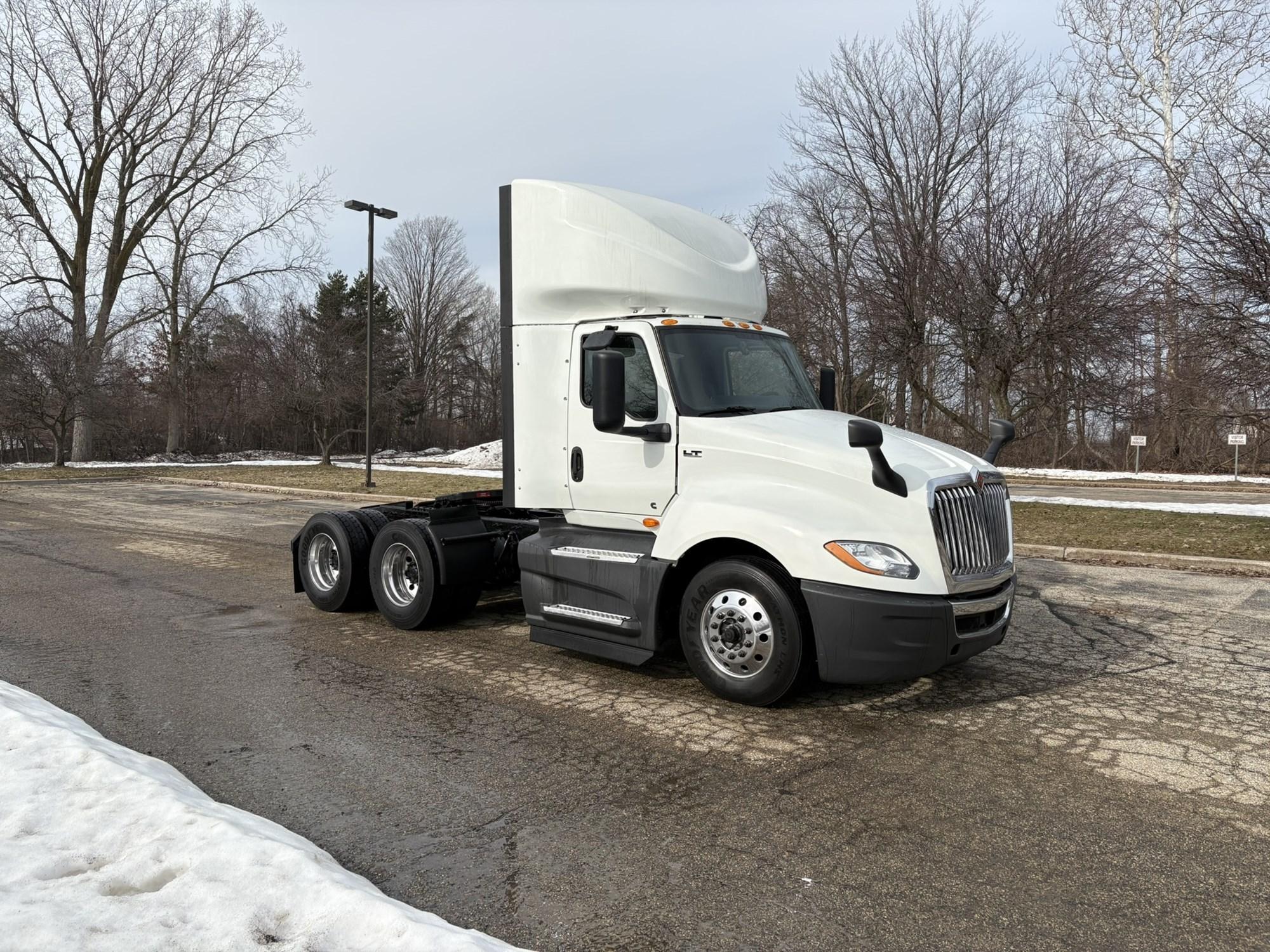 2021 International LT in West Michigan International, MI — photo 4
