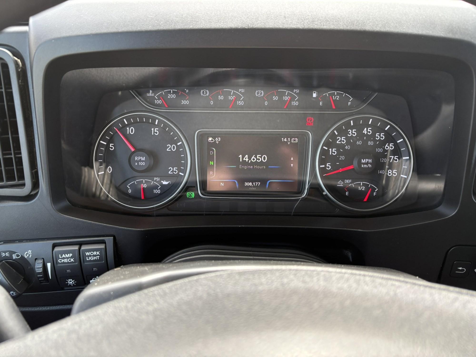 2024 International LT in West Michigan International, MI — photo 15