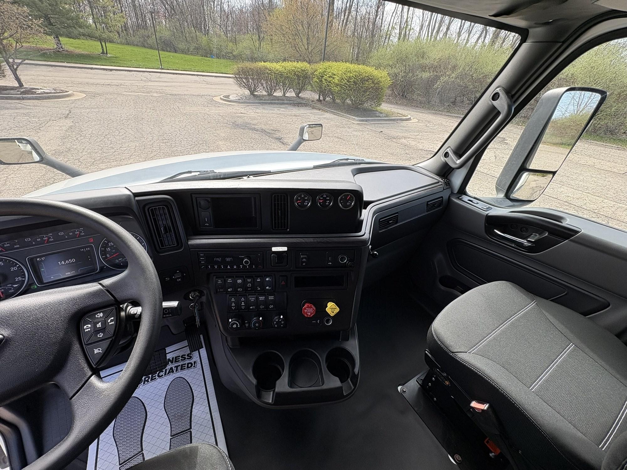 2024 International LT in West Michigan International, MI — photo 16