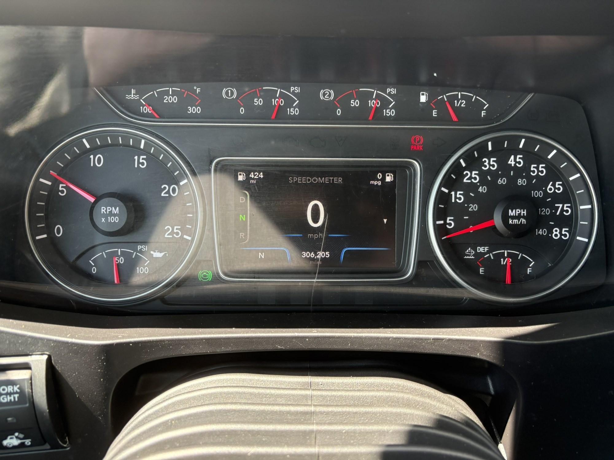 2024 International LT in West Michigan International, MI — photo 14