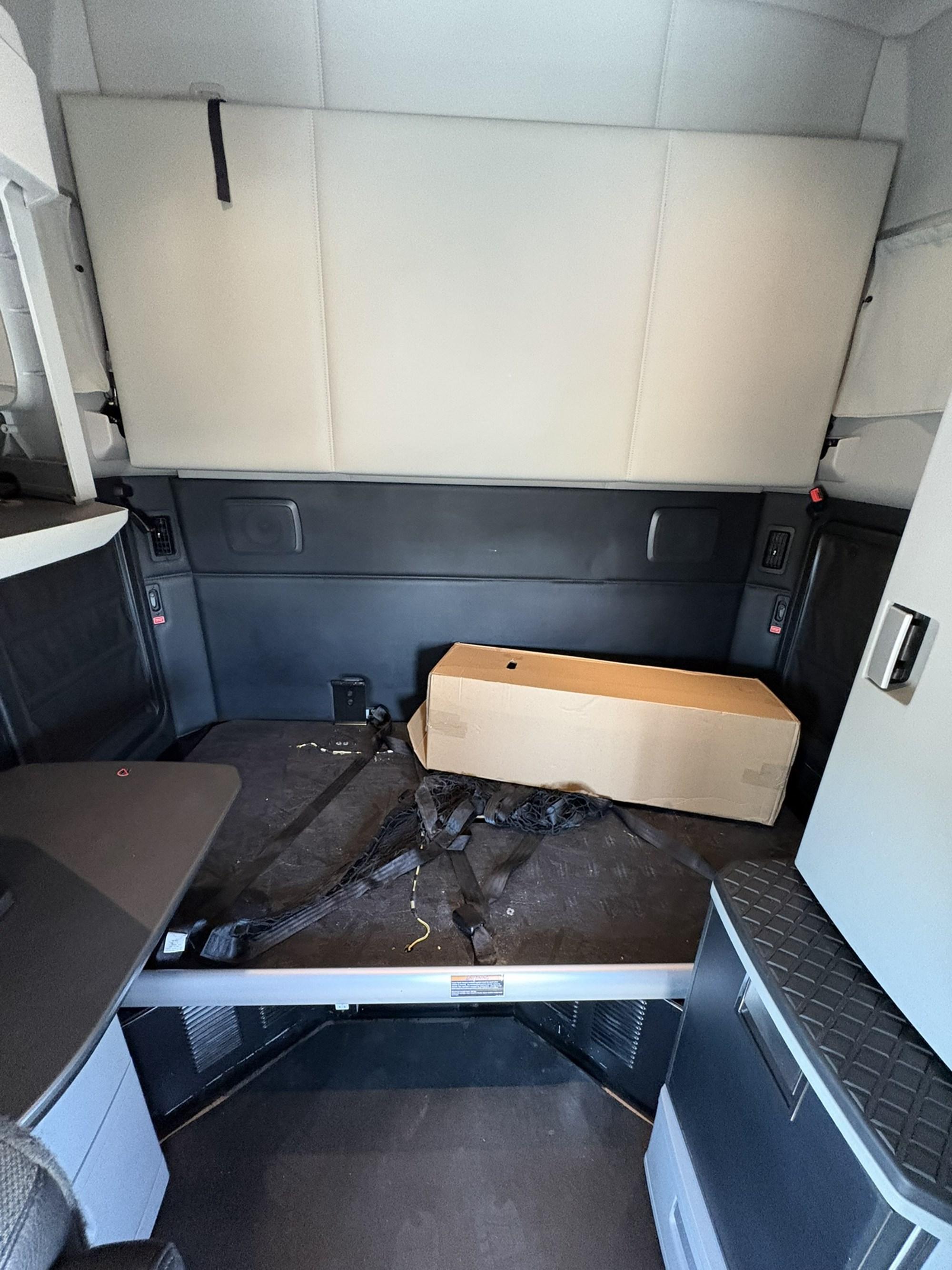 2022 Kenworth T680 in West Michigan International, MI — photo 17